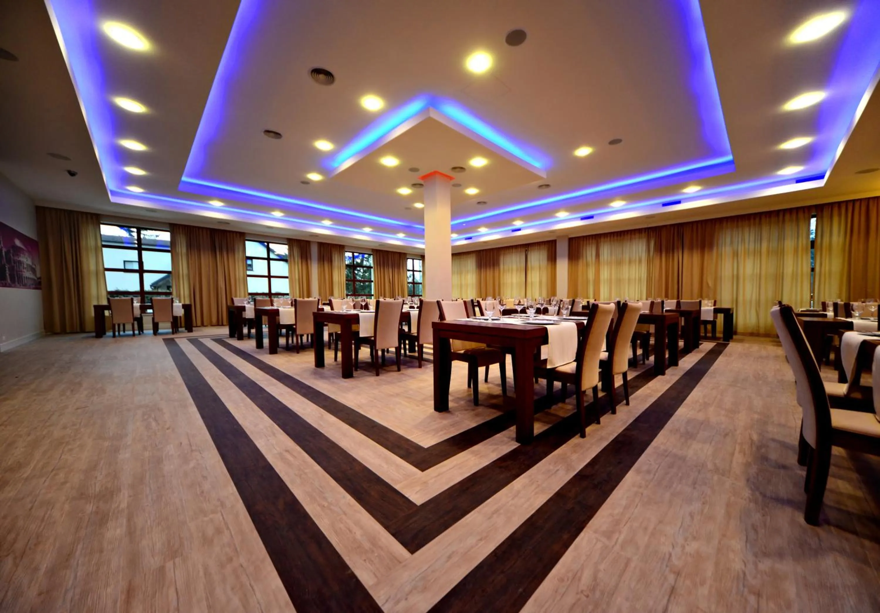Restaurant/places to eat in Mela Verde