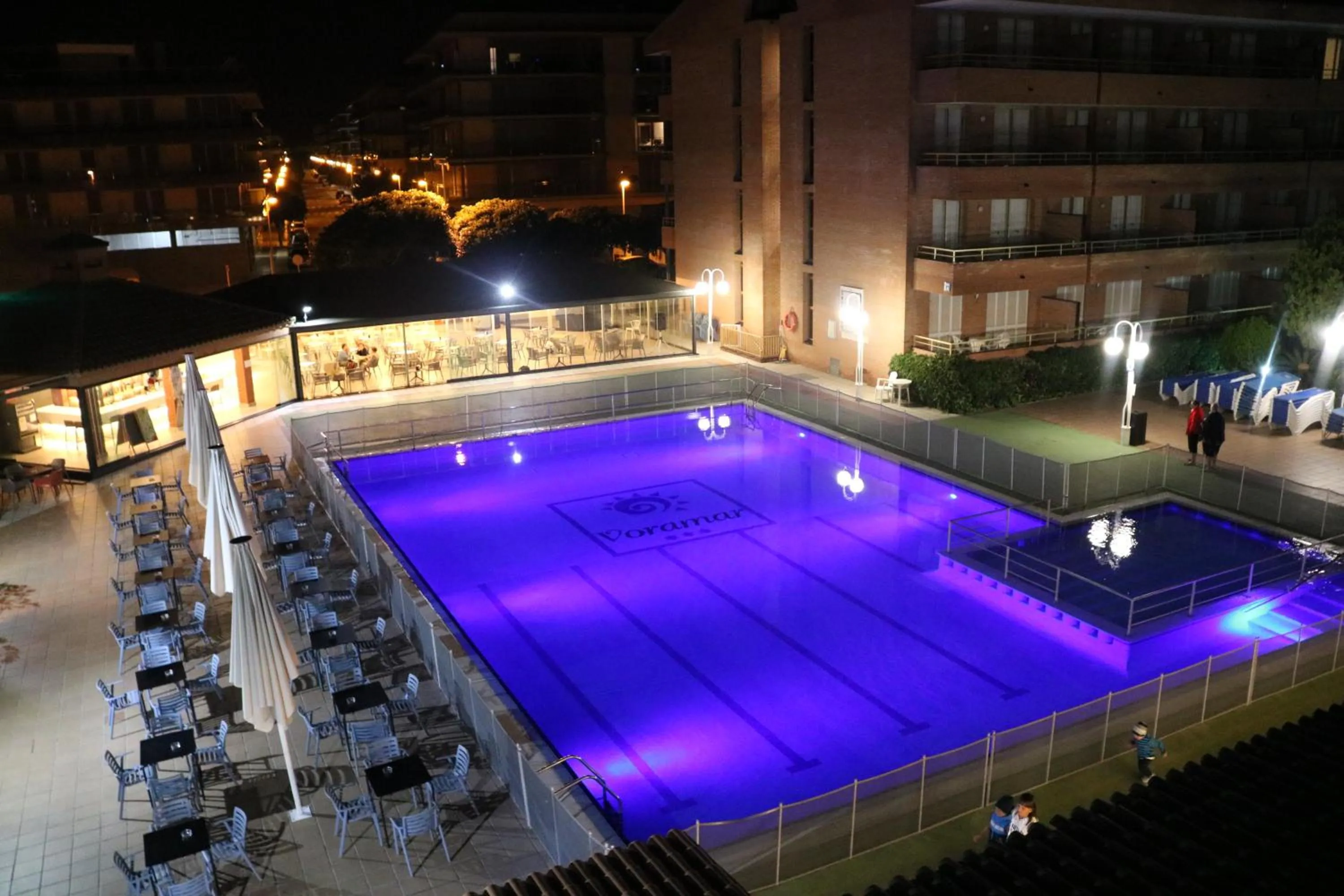 Swimming pool in Voramar Cambrils