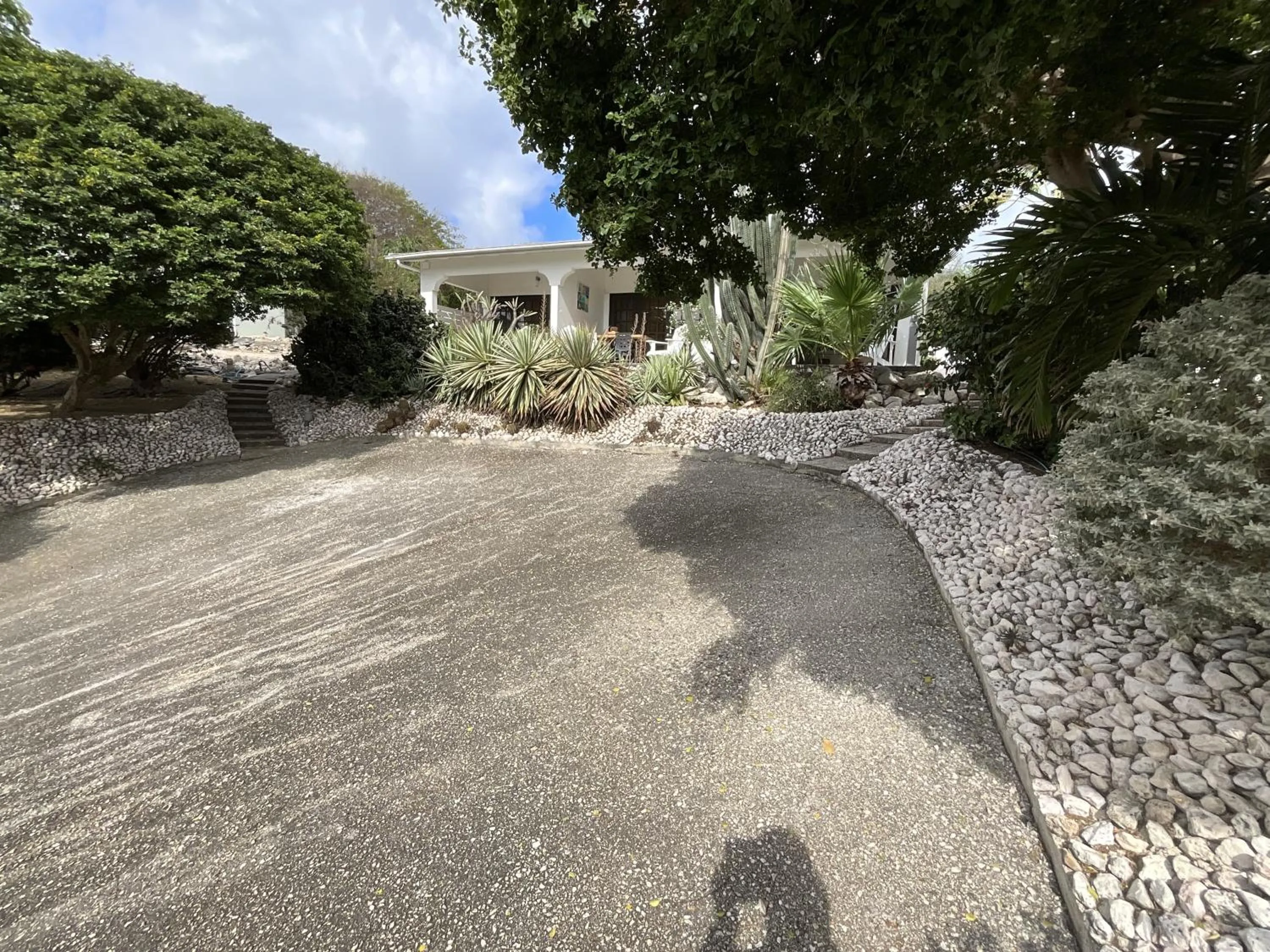 Garden in Bantopa Apartments