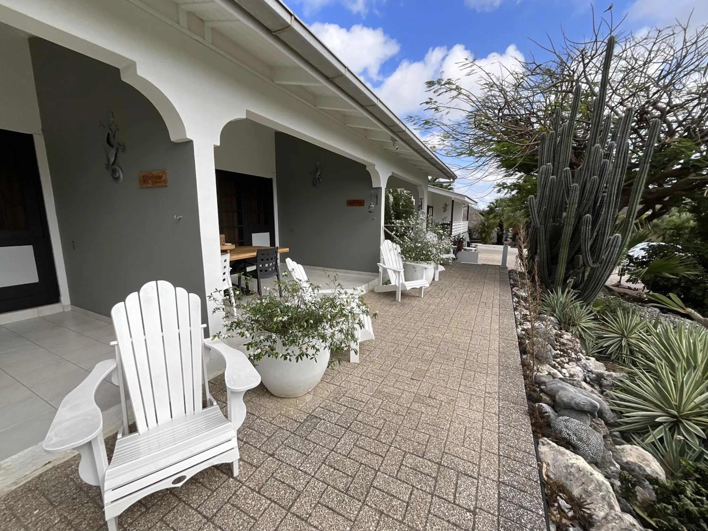 Garden in Bantopa Apartments