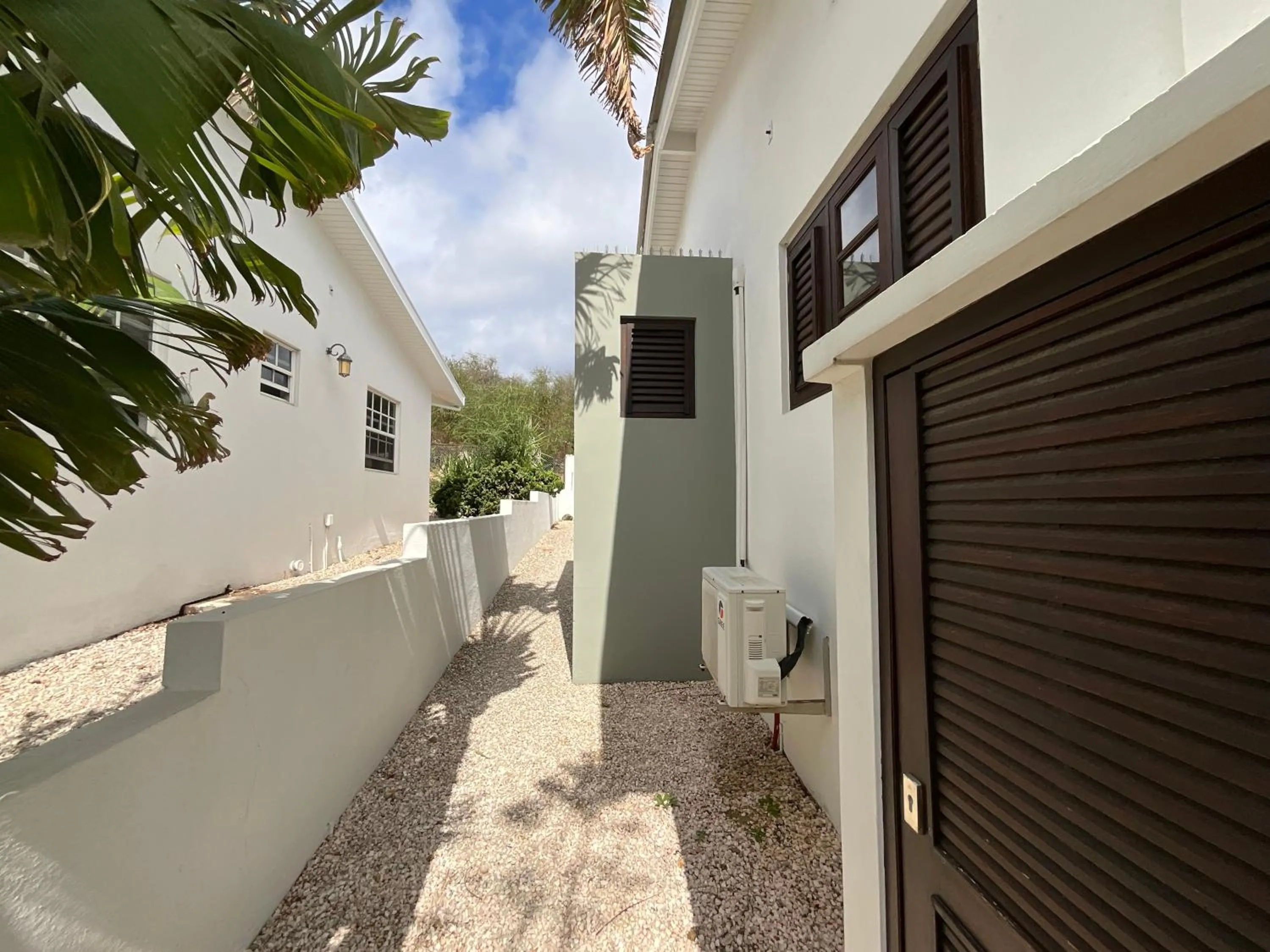 Property building in Bantopa Apartments
