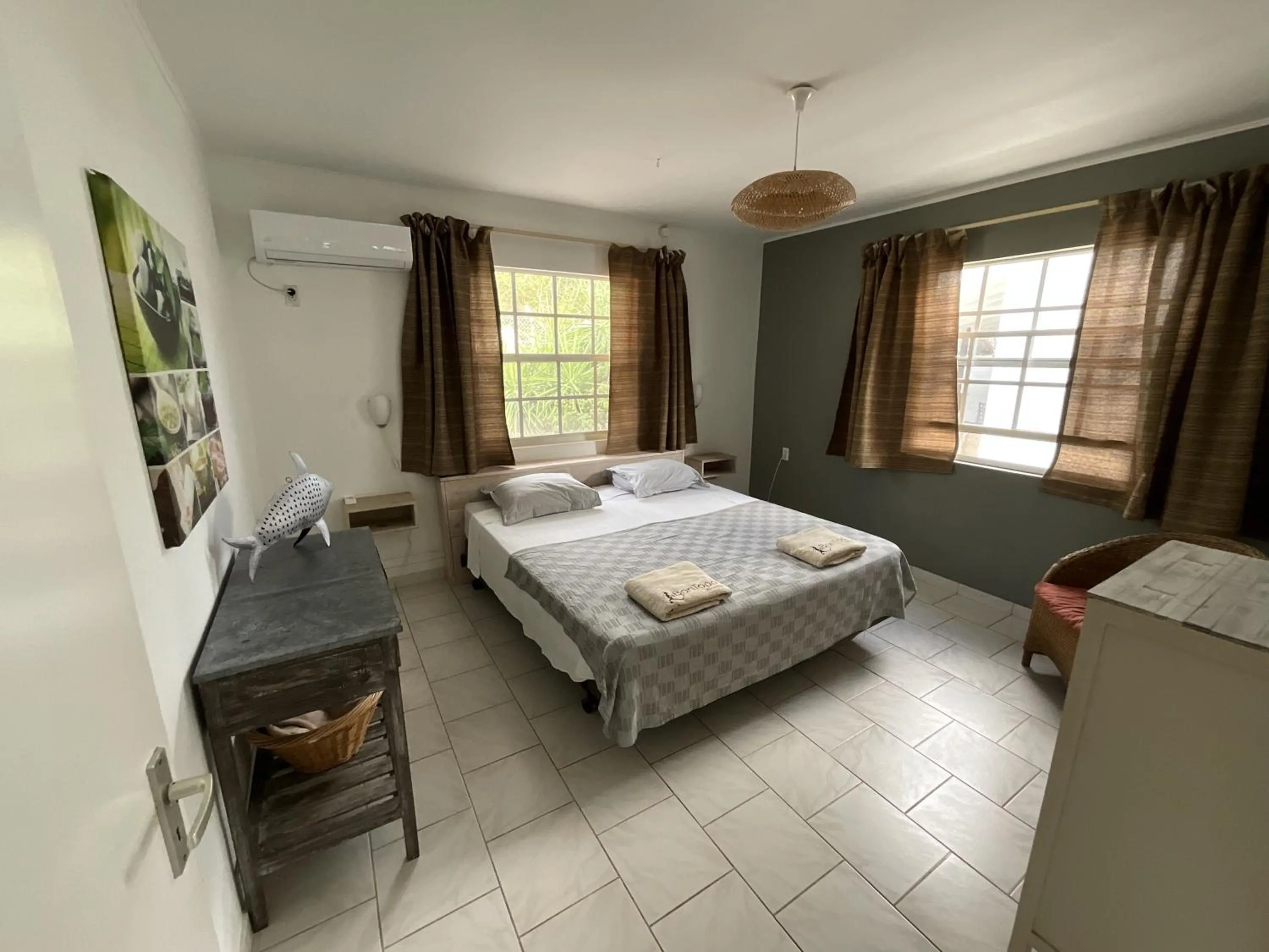 Bedroom, Bed in Bantopa Apartments