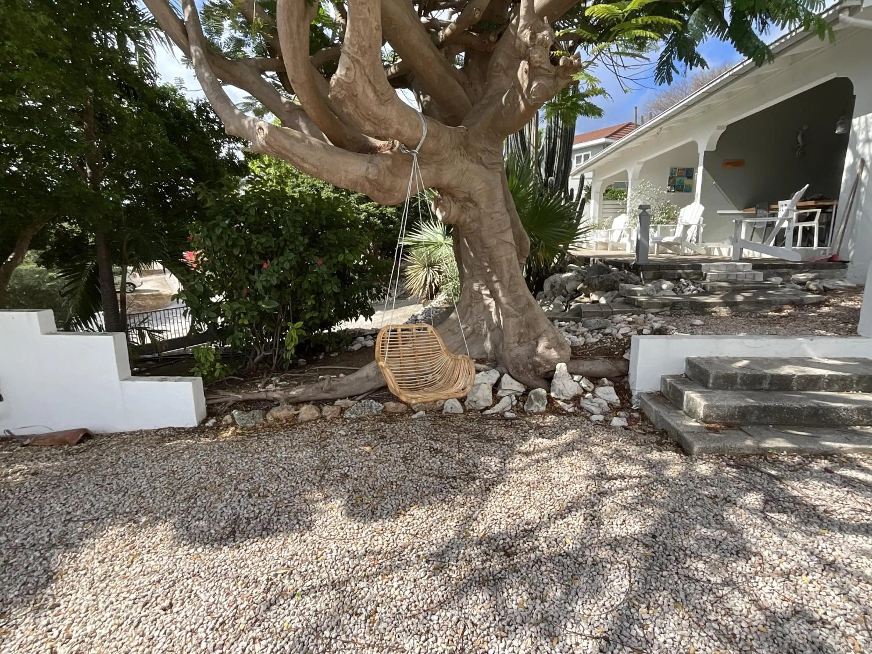 Garden in Bantopa Apartments