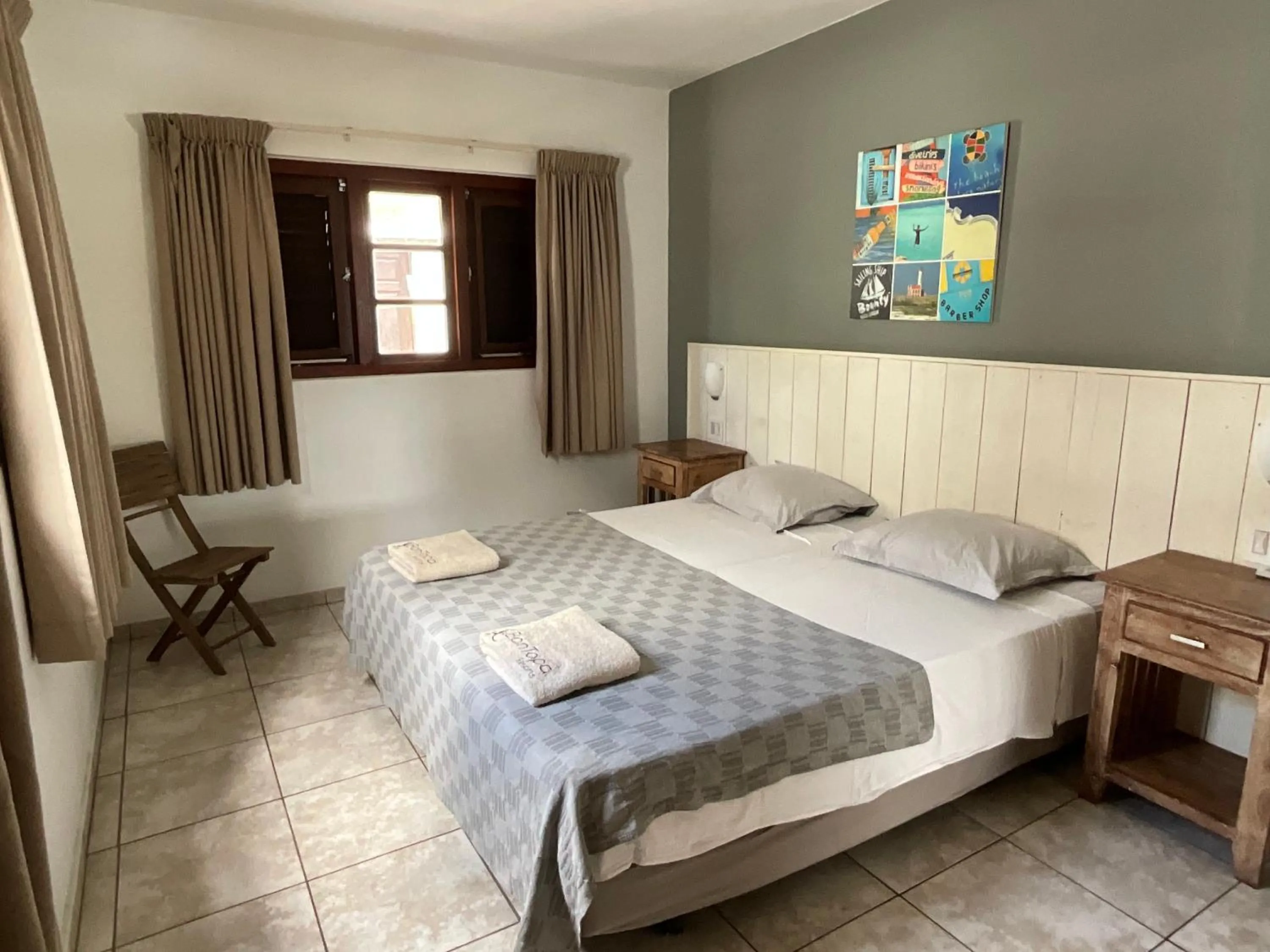 Bedroom, Bed in Bantopa Apartments