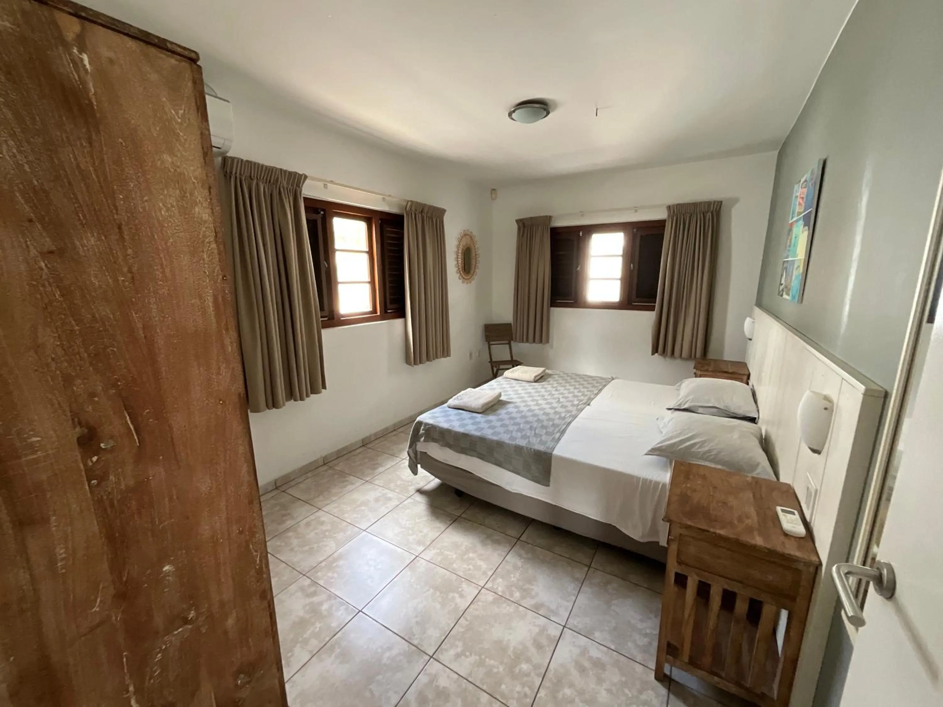 Bedroom, Bed in Bantopa Apartments