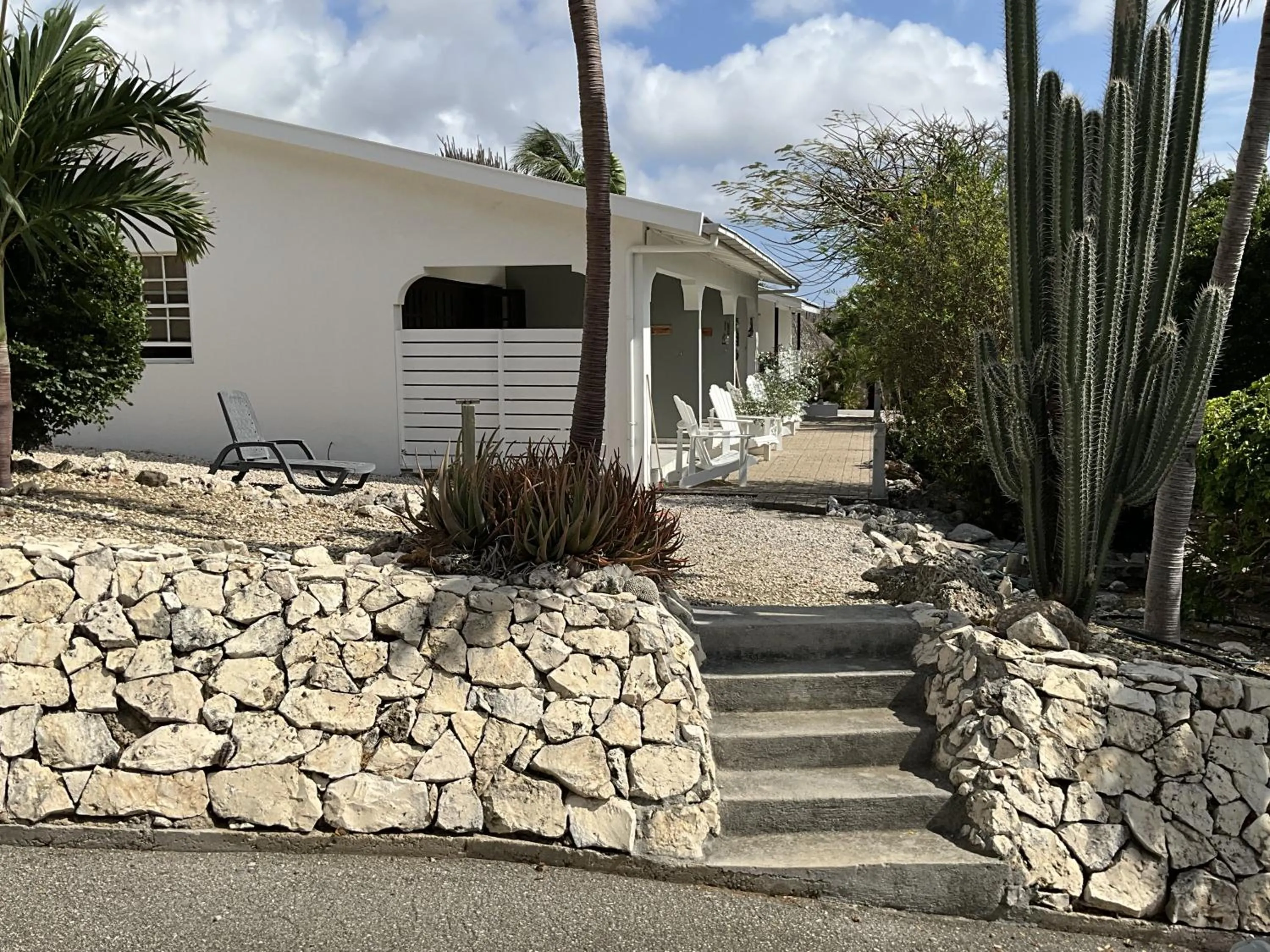 Garden in Bantopa Apartments