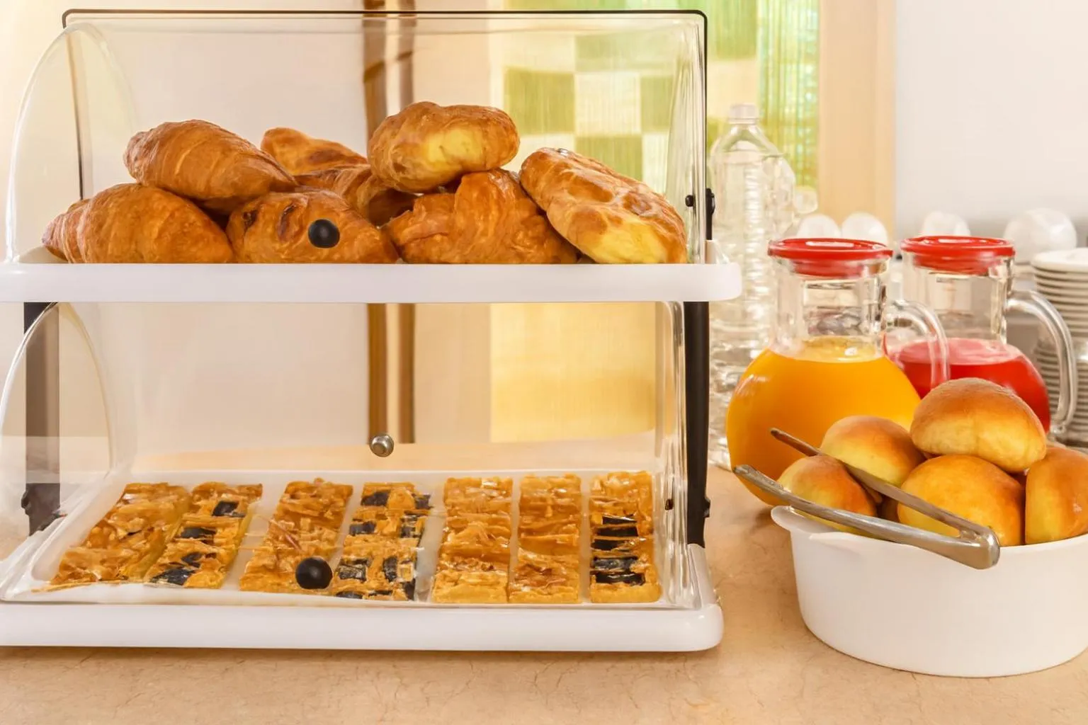 Food and drinks in Hotel Ariston