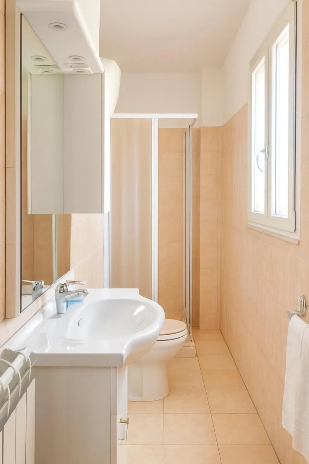 Shower in Hotel Ariston