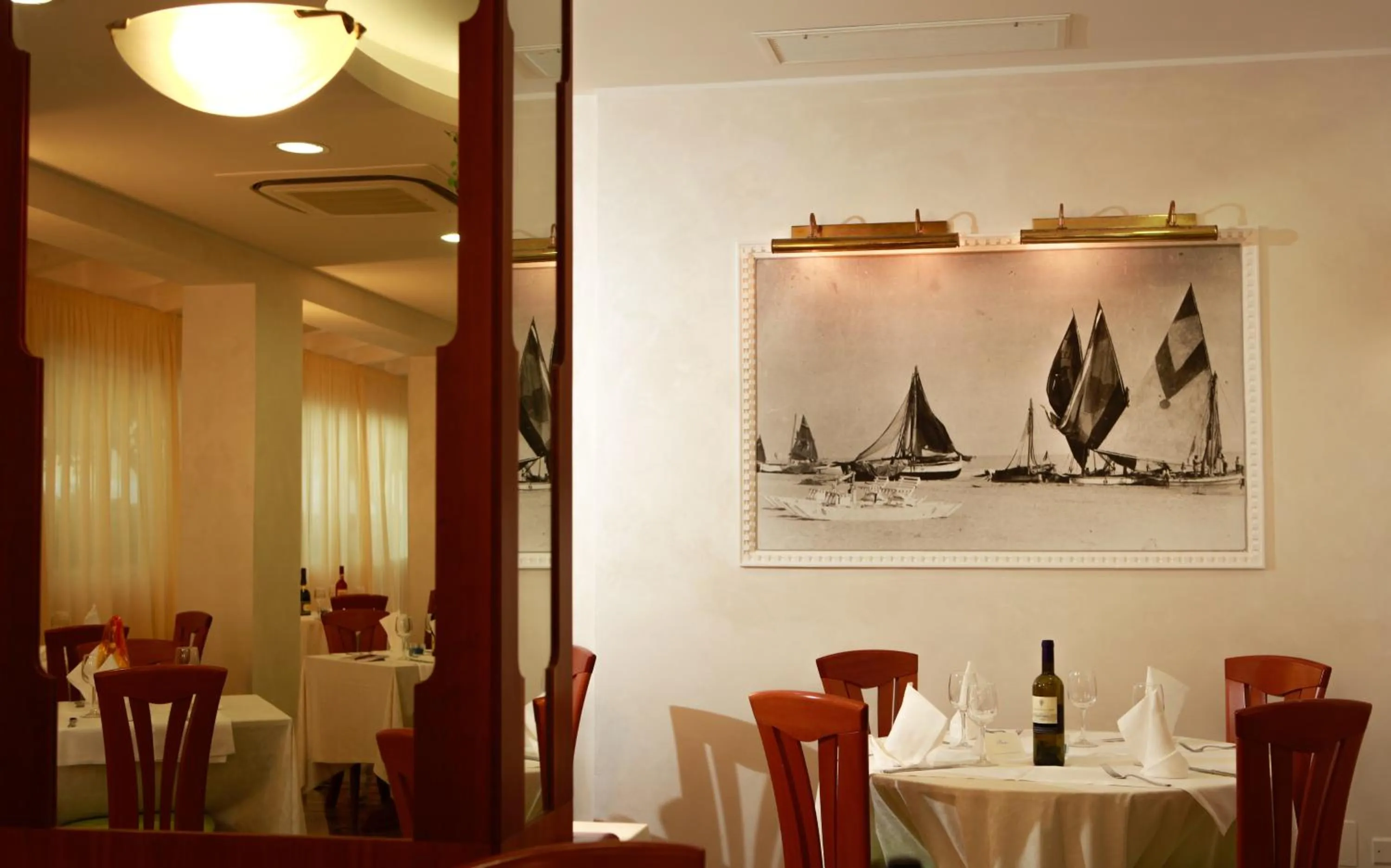 Restaurant/places to eat in Hotel Florida