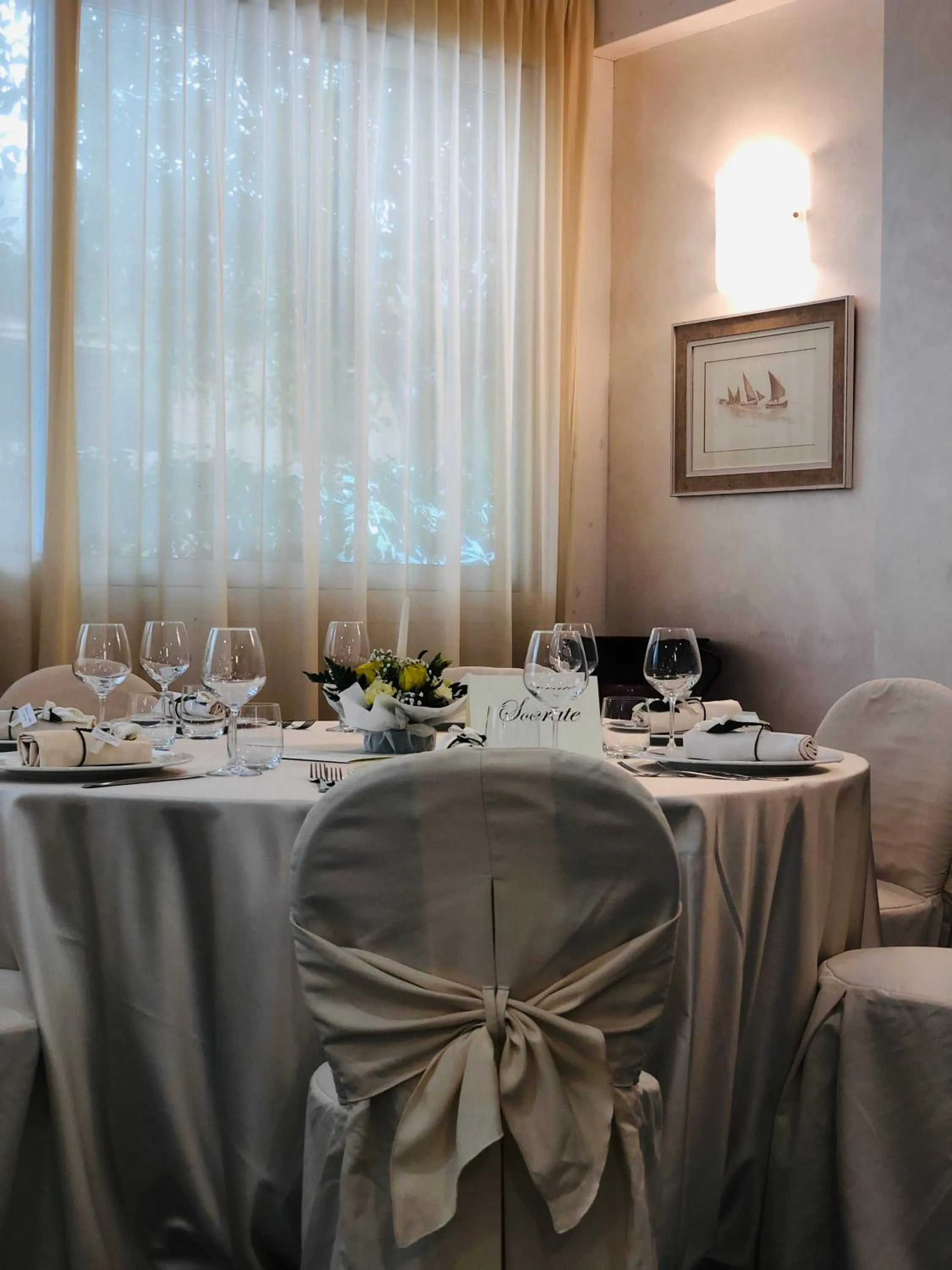 Restaurant/places to eat in Hotel Florida