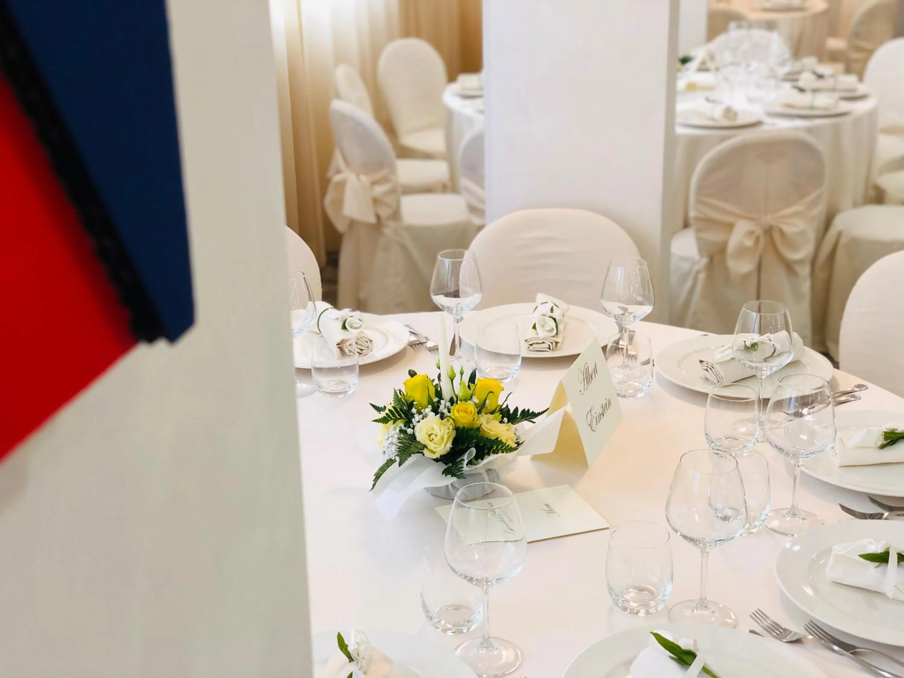 Restaurant/places to eat in Hotel Florida