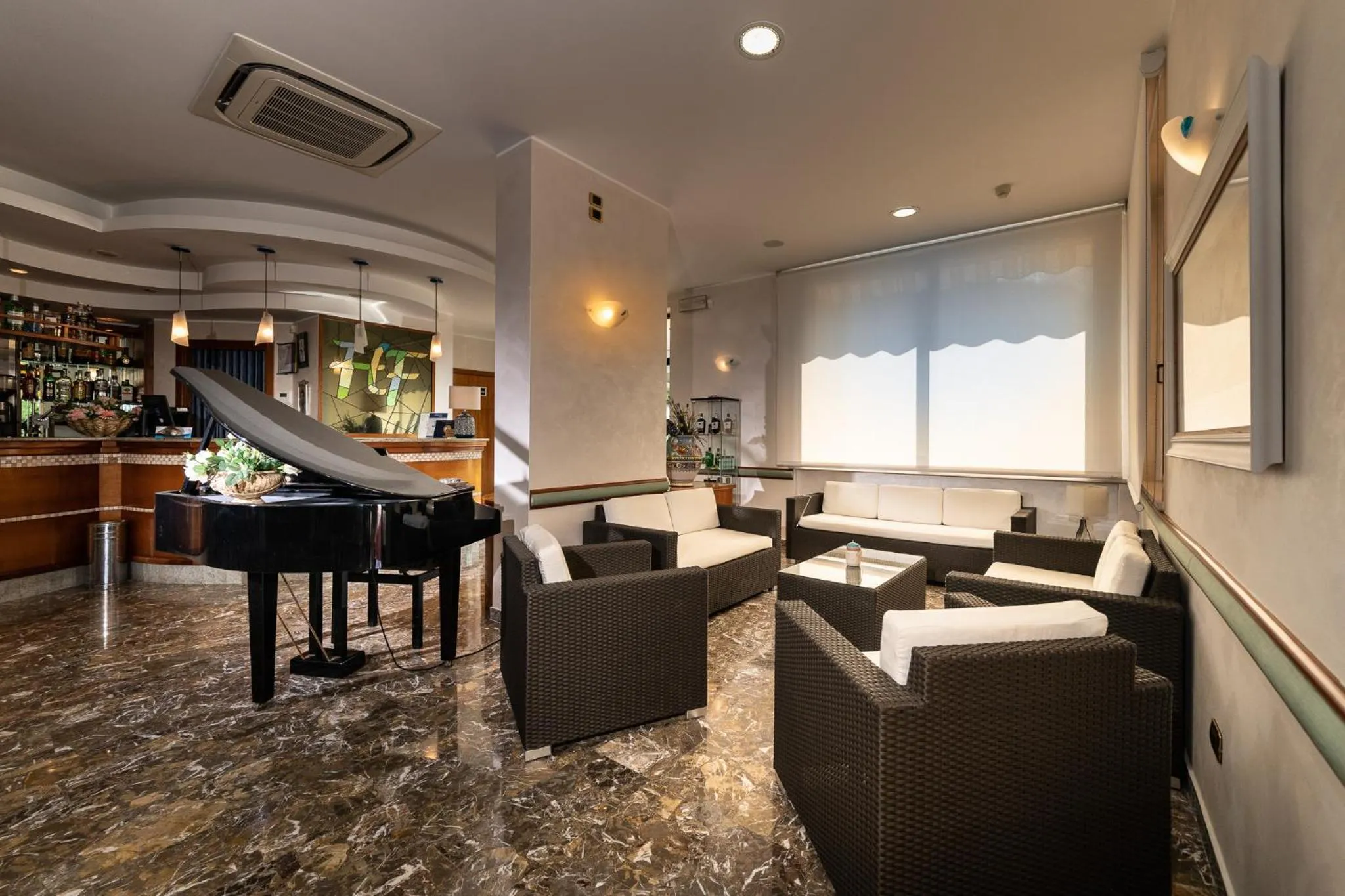 Communal lounge/ TV room in Hotel Florida