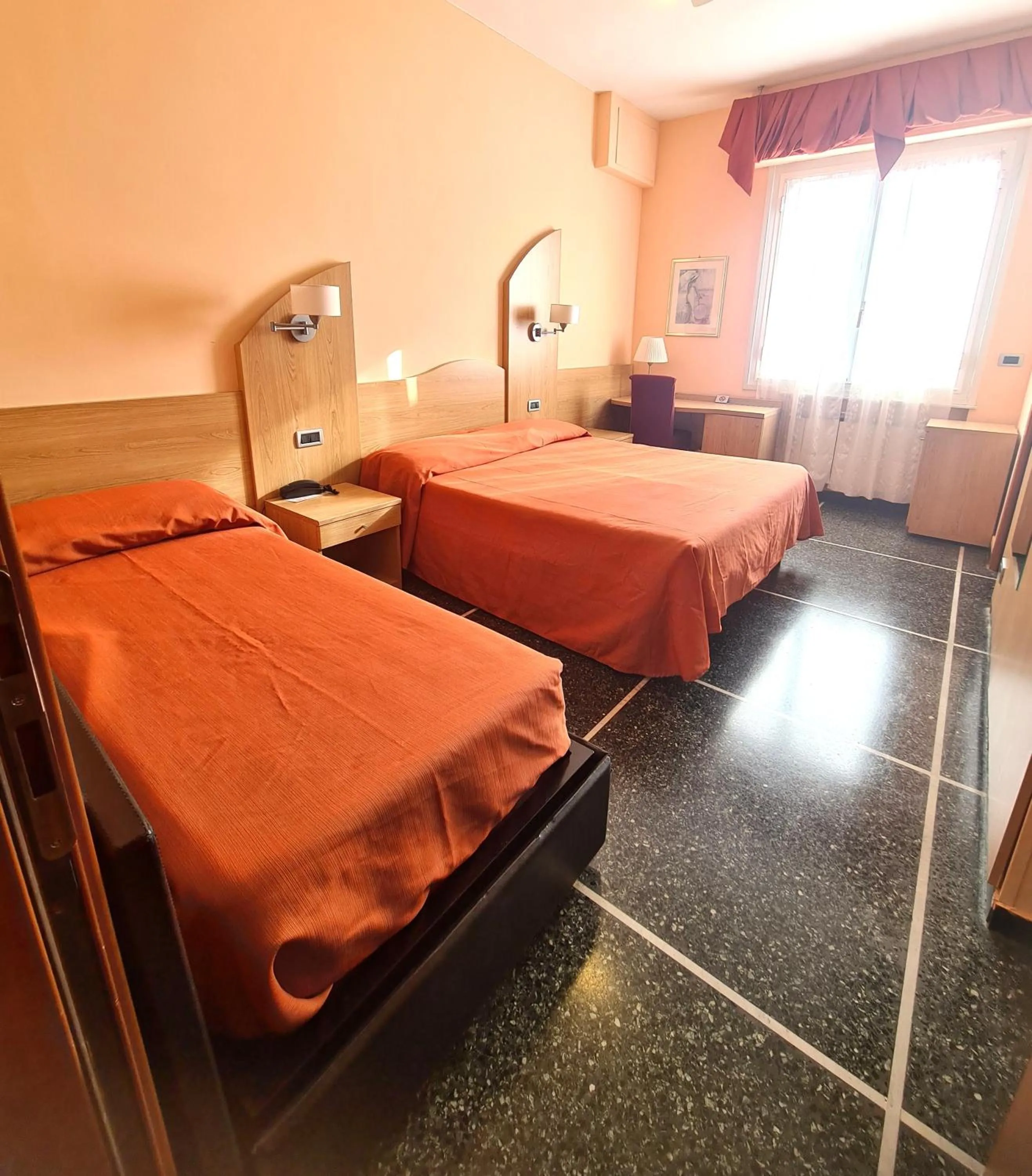 Bedroom, Bed in Hotel Zurigo