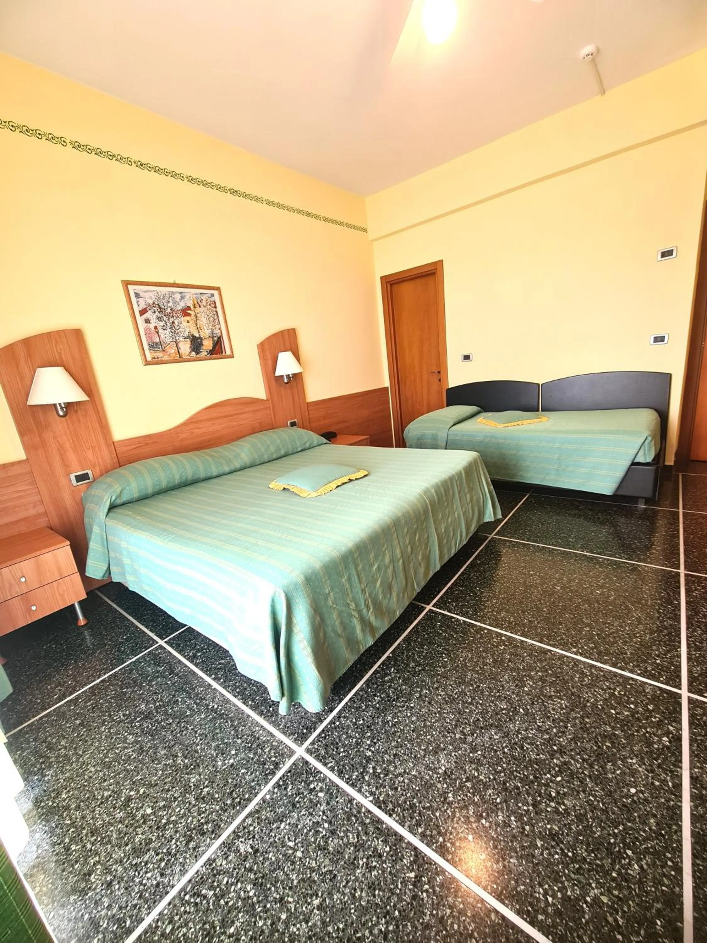 Bedroom, Bed in Hotel Zurigo