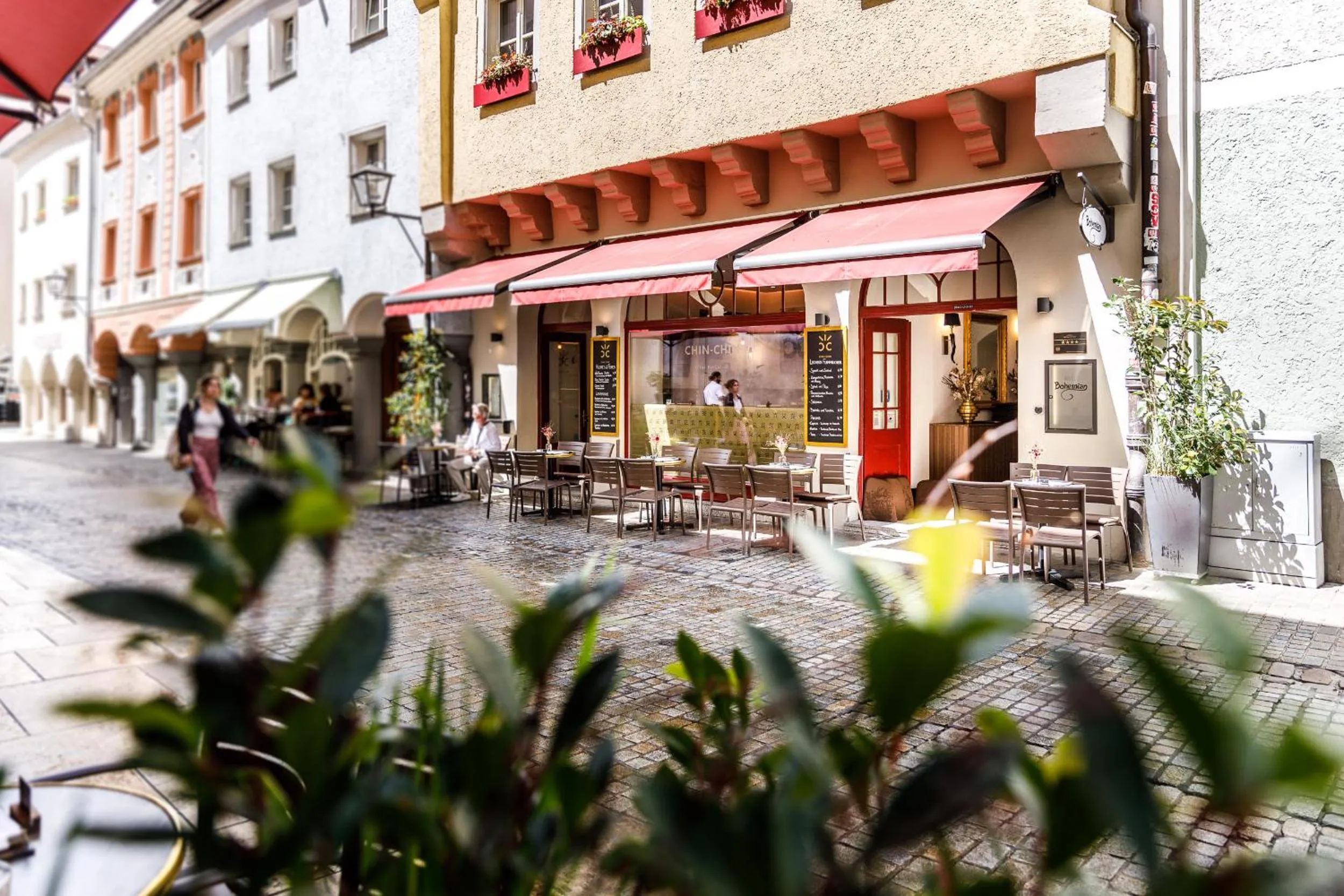 Property building in Chin-Chin Hotel ehemals Bohemian Hotel