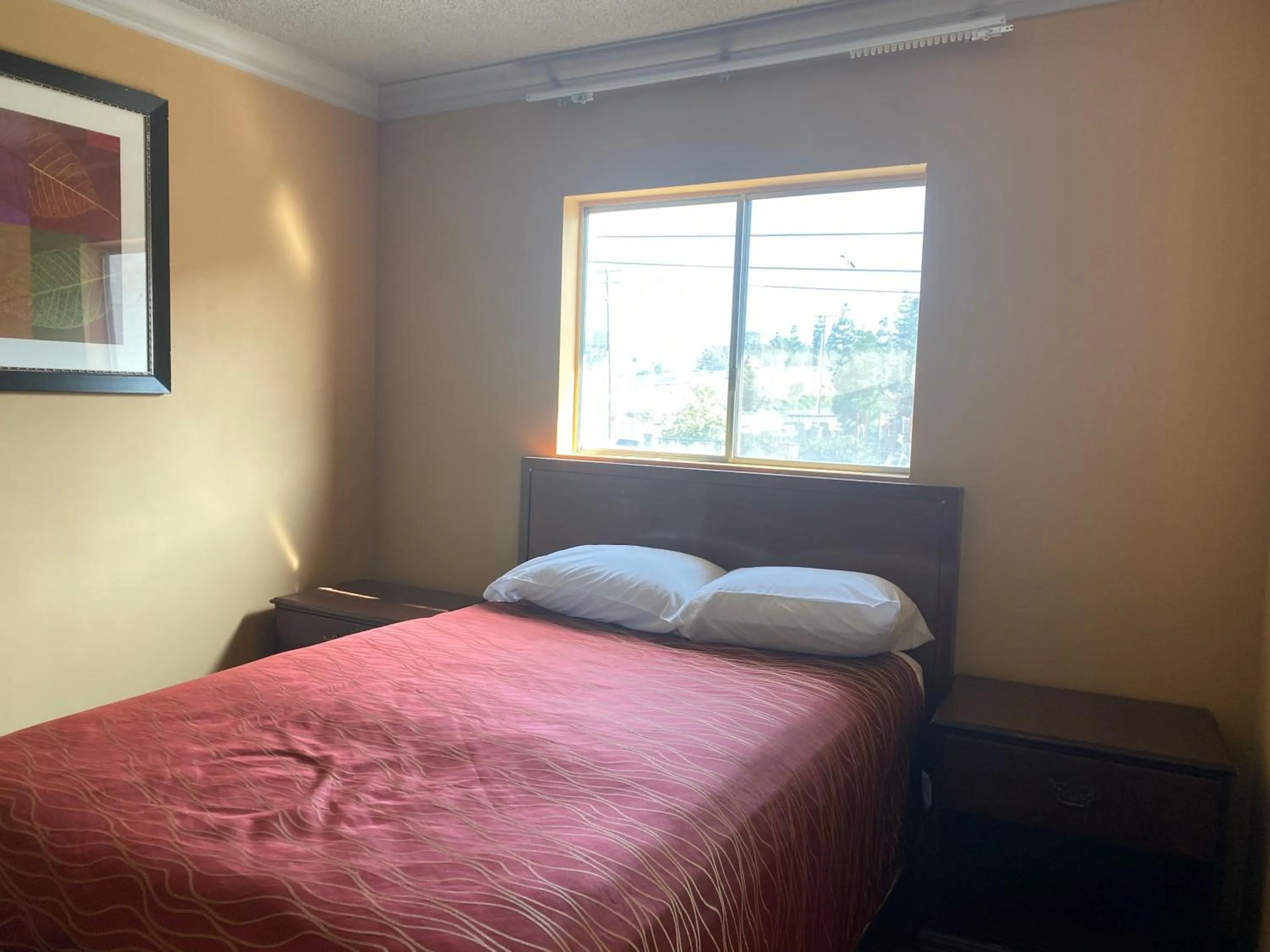 Bed in Villa Park Motel