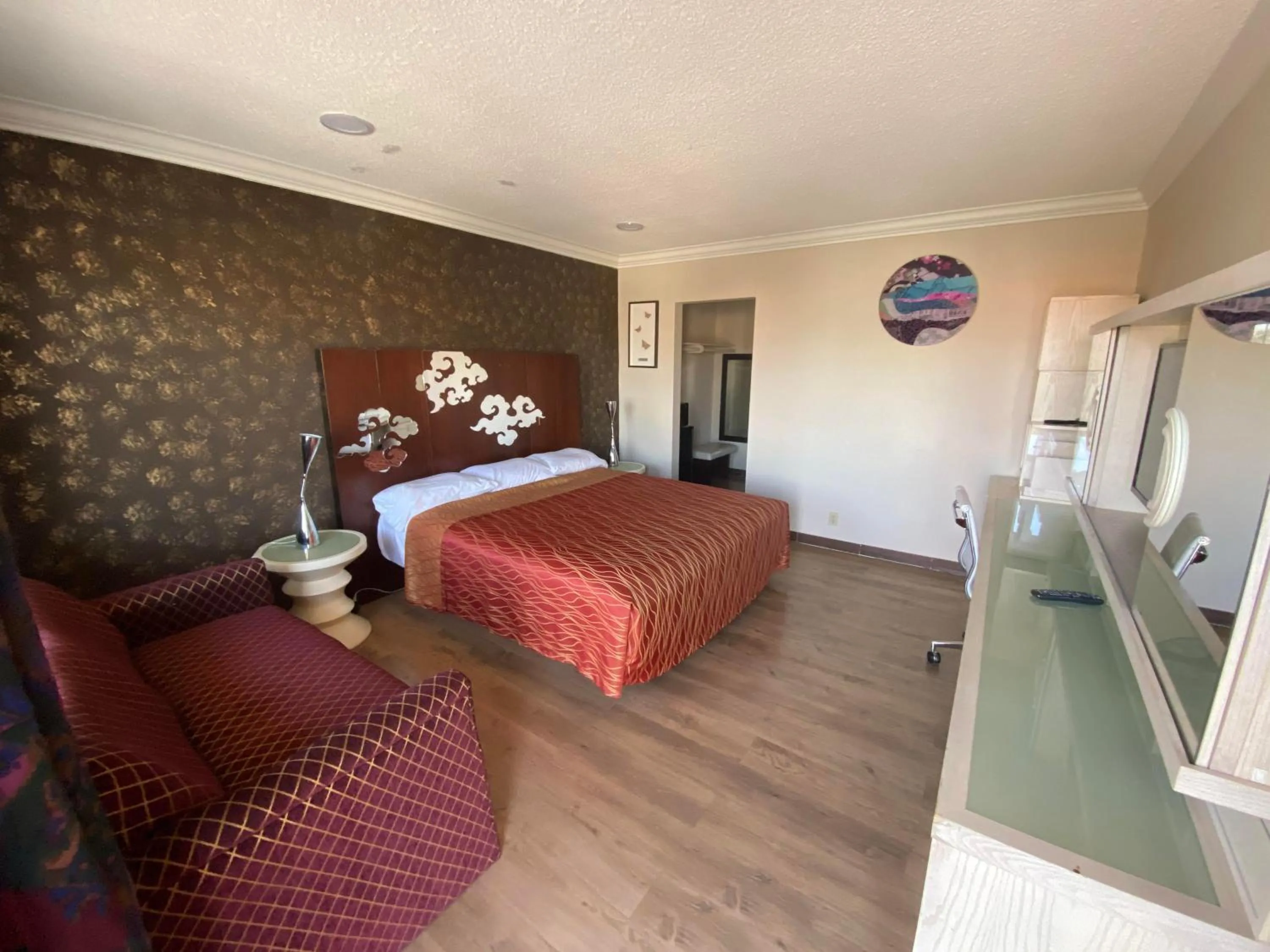 Bed in Villa Park Motel