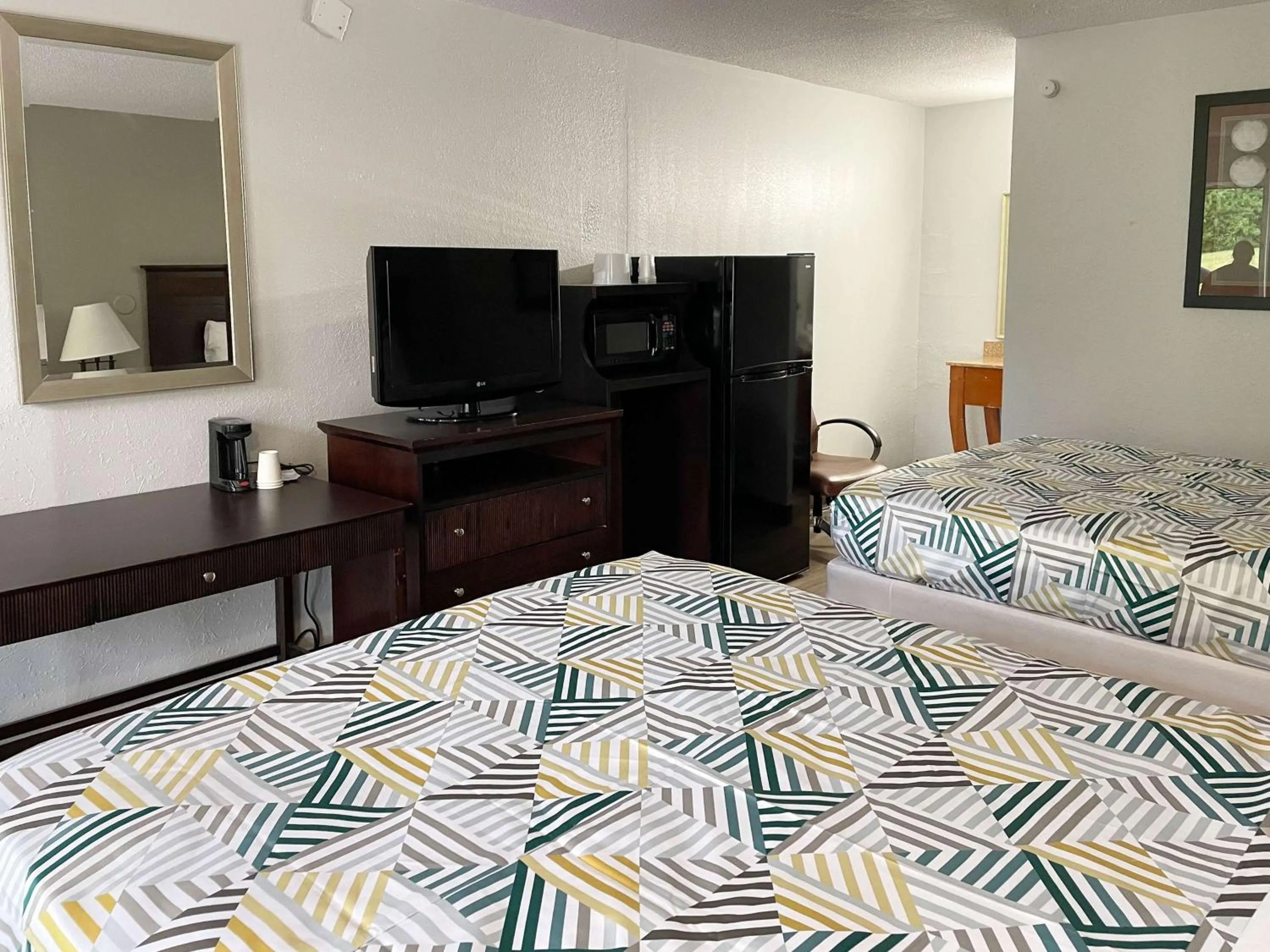 Bedroom, Bed in Motel 6 Wytheville VA