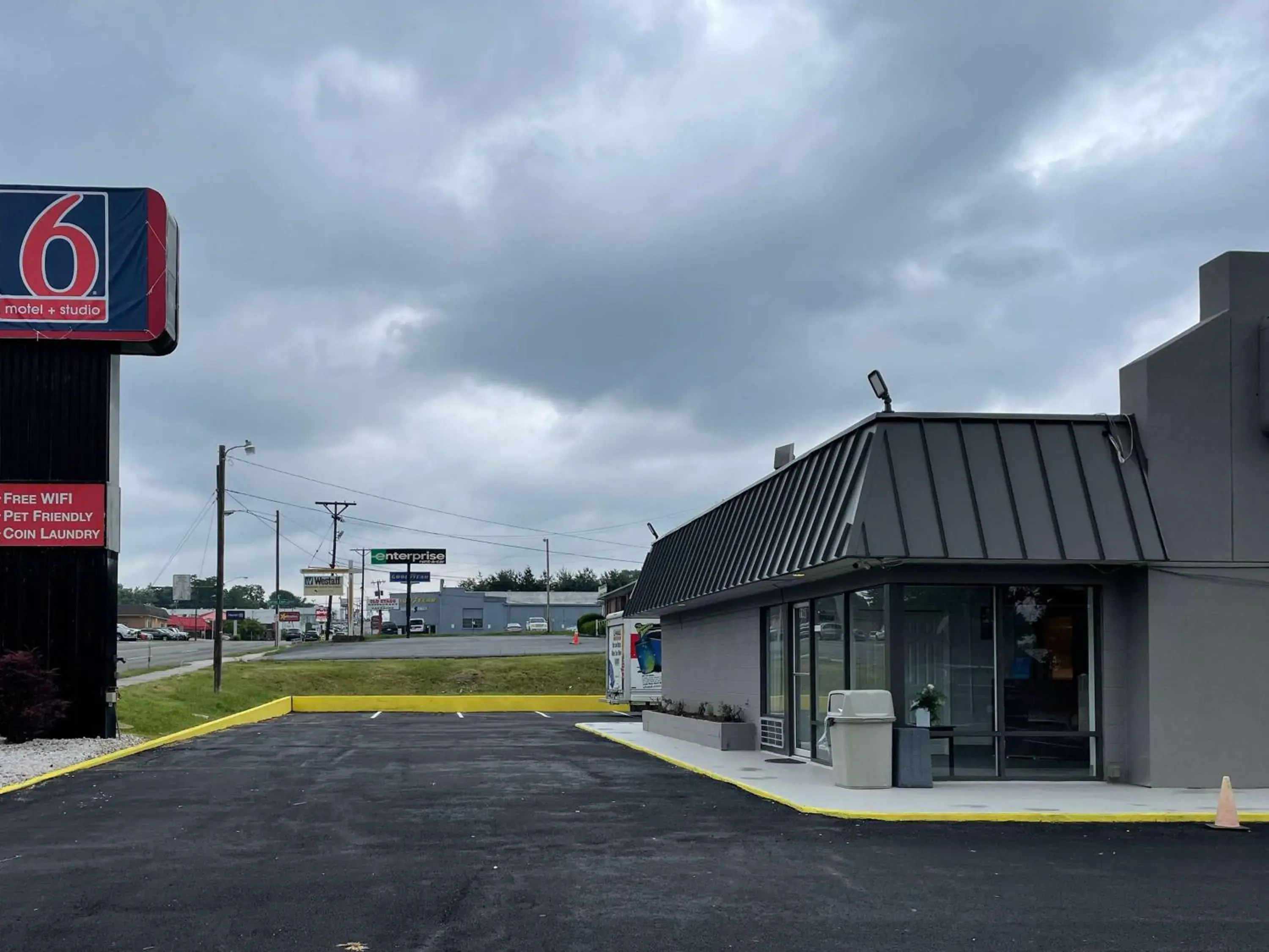 Property building in Motel 6 Wytheville, VA