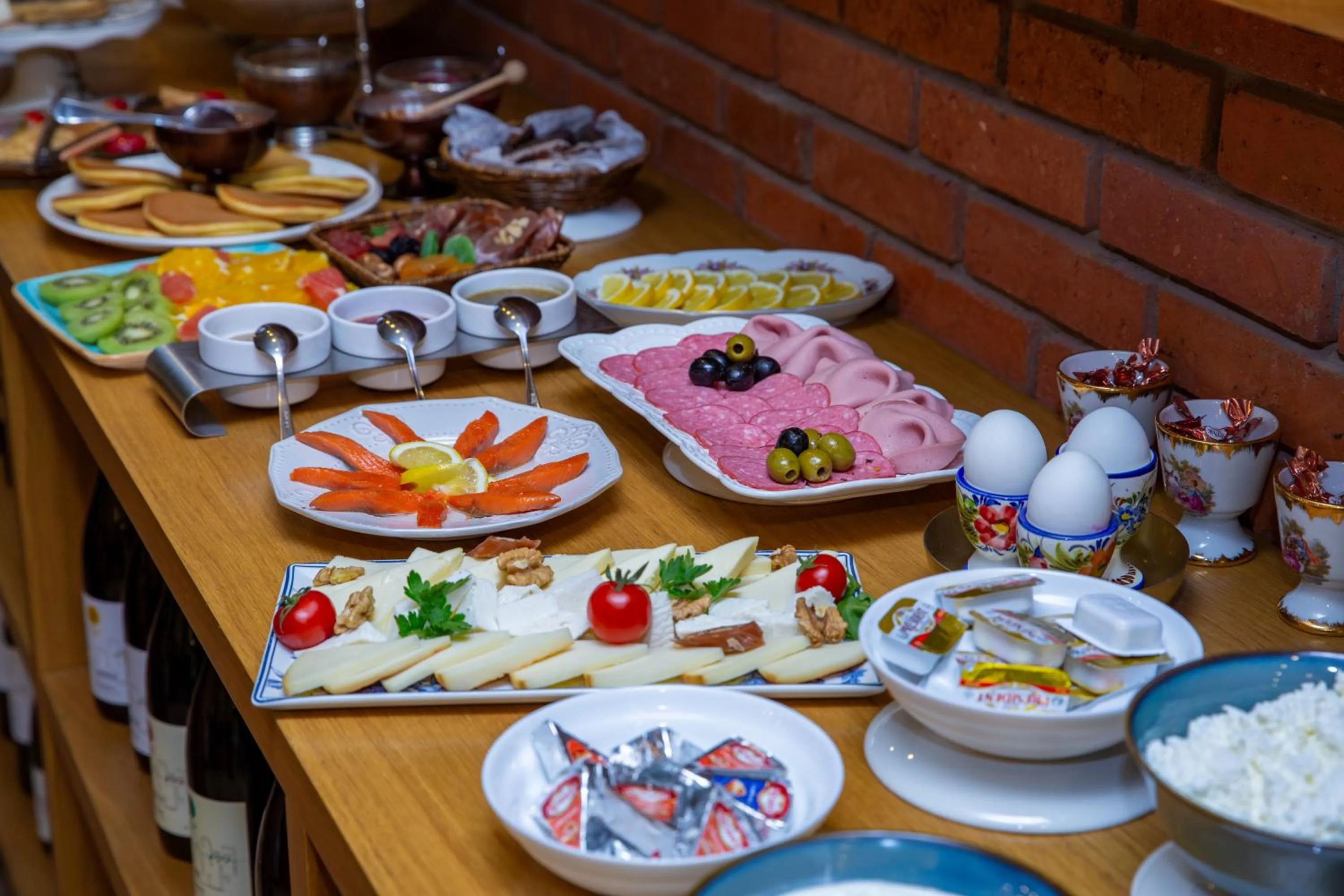 Breakfast in Seventeen Rooms