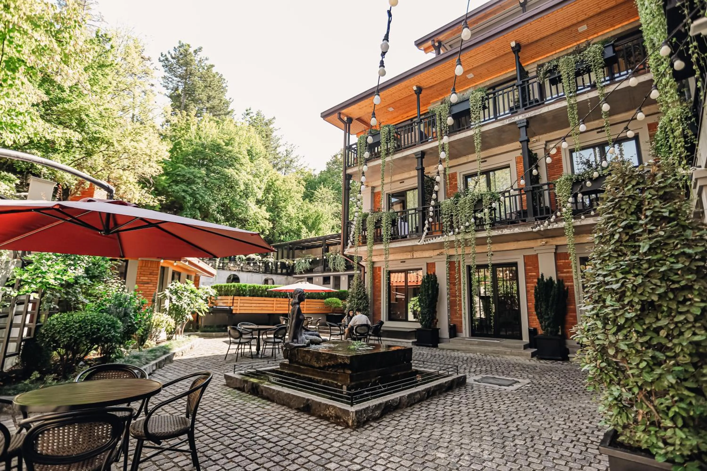 Garden in Seventeen Rooms