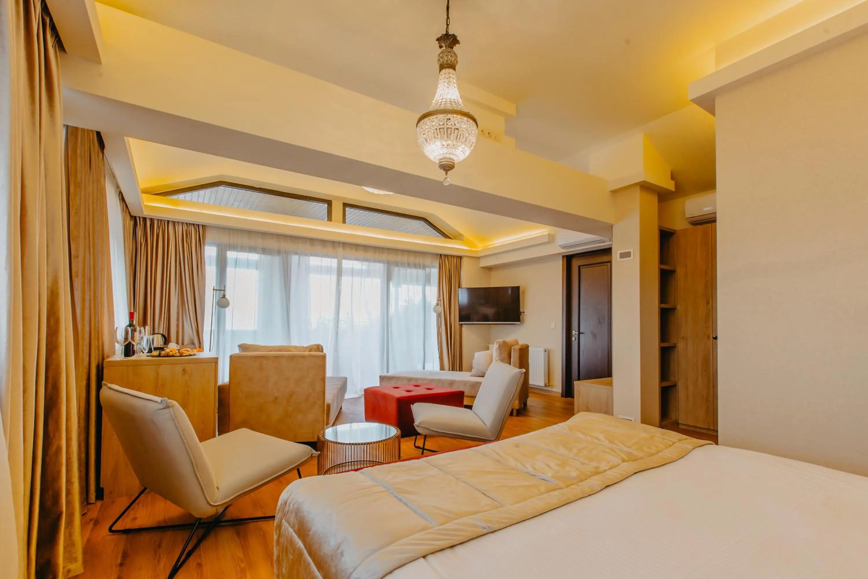 Bedroom, Bed in Seventeen Rooms