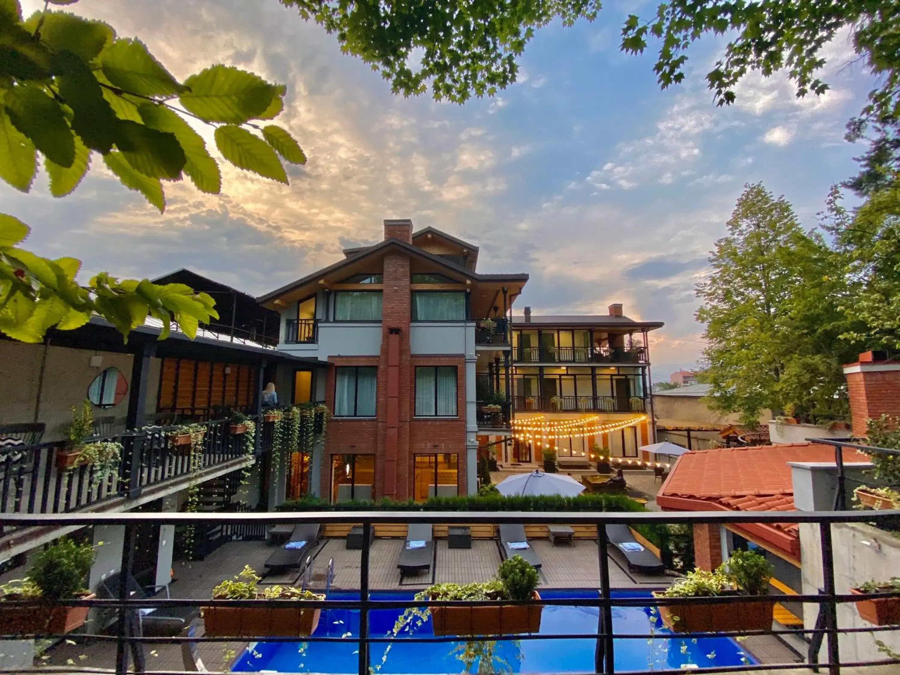 Property building in Seventeen Rooms Property building in Seventeen Rooms