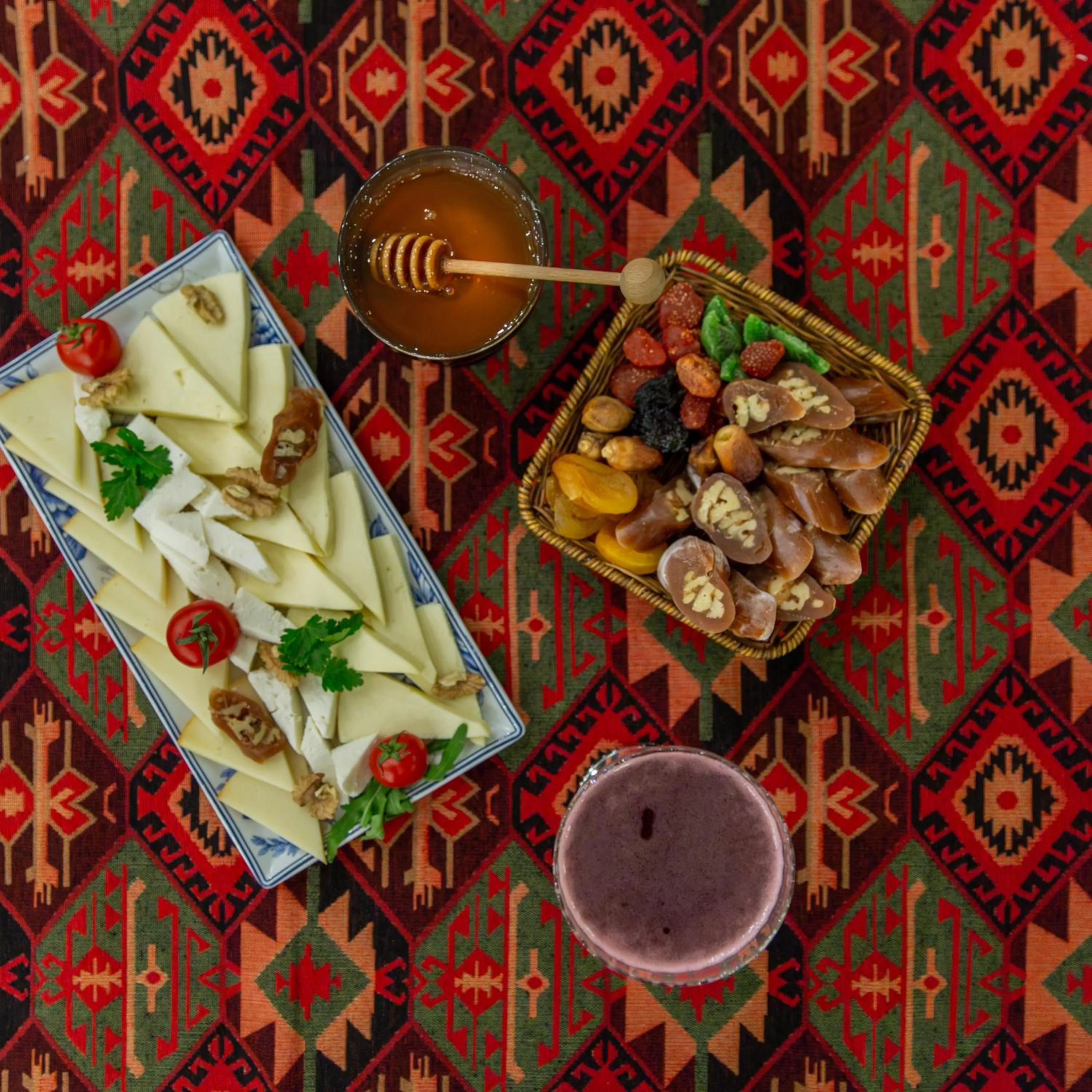 Food in Seventeen Rooms