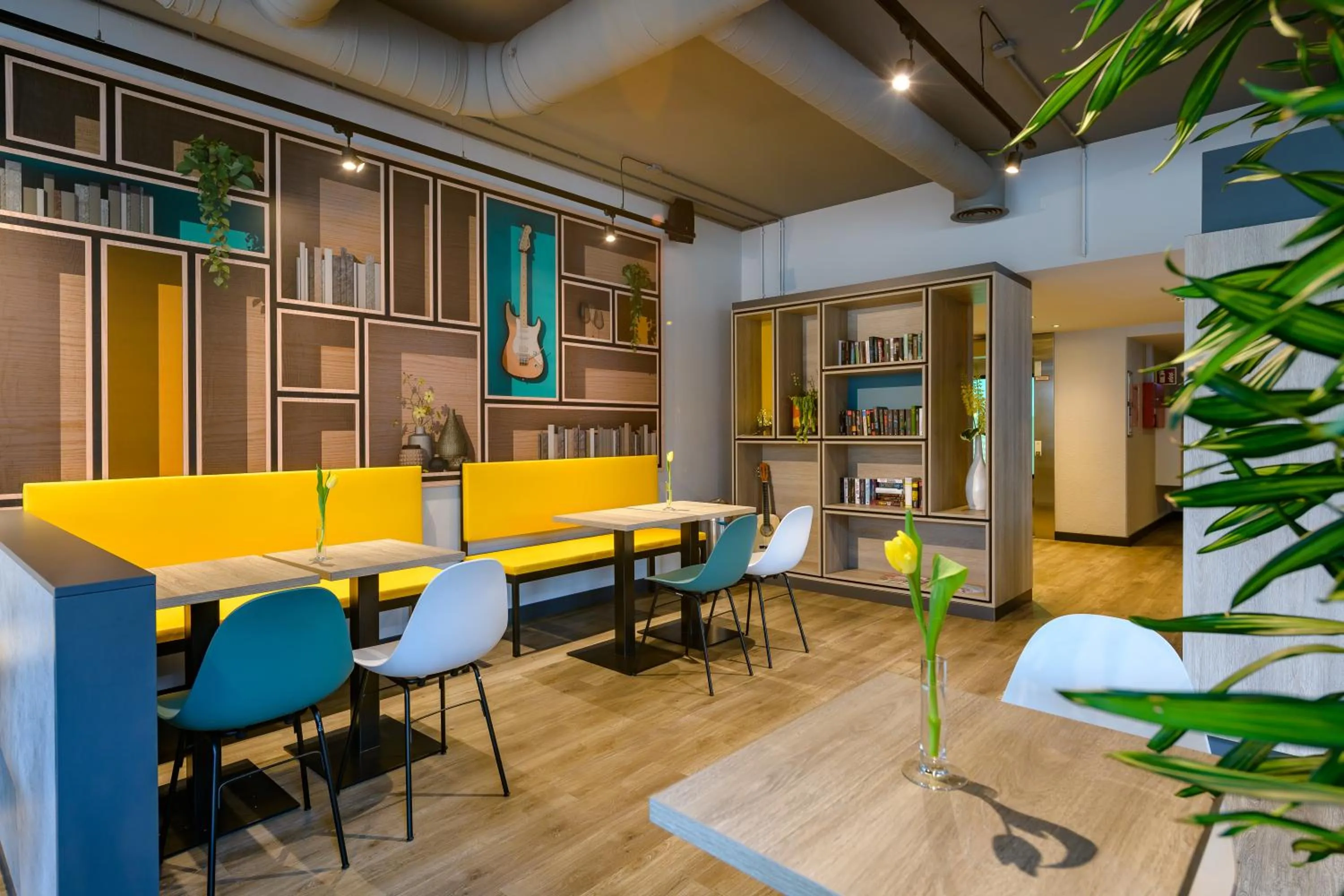 Lobby or reception in ibis Köln Frechen