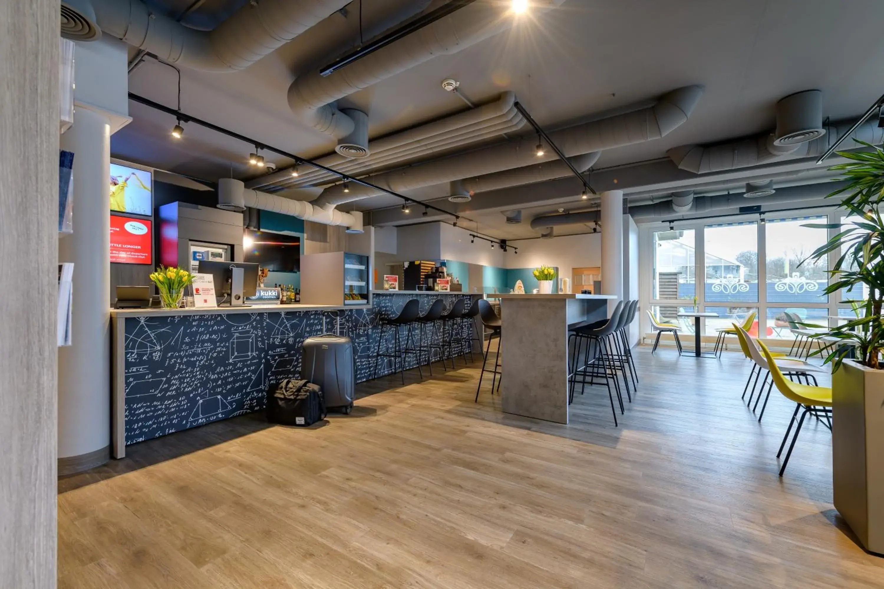 Lounge or bar in ibis Köln Frechen Lounge or bar in ibis Köln Frechen