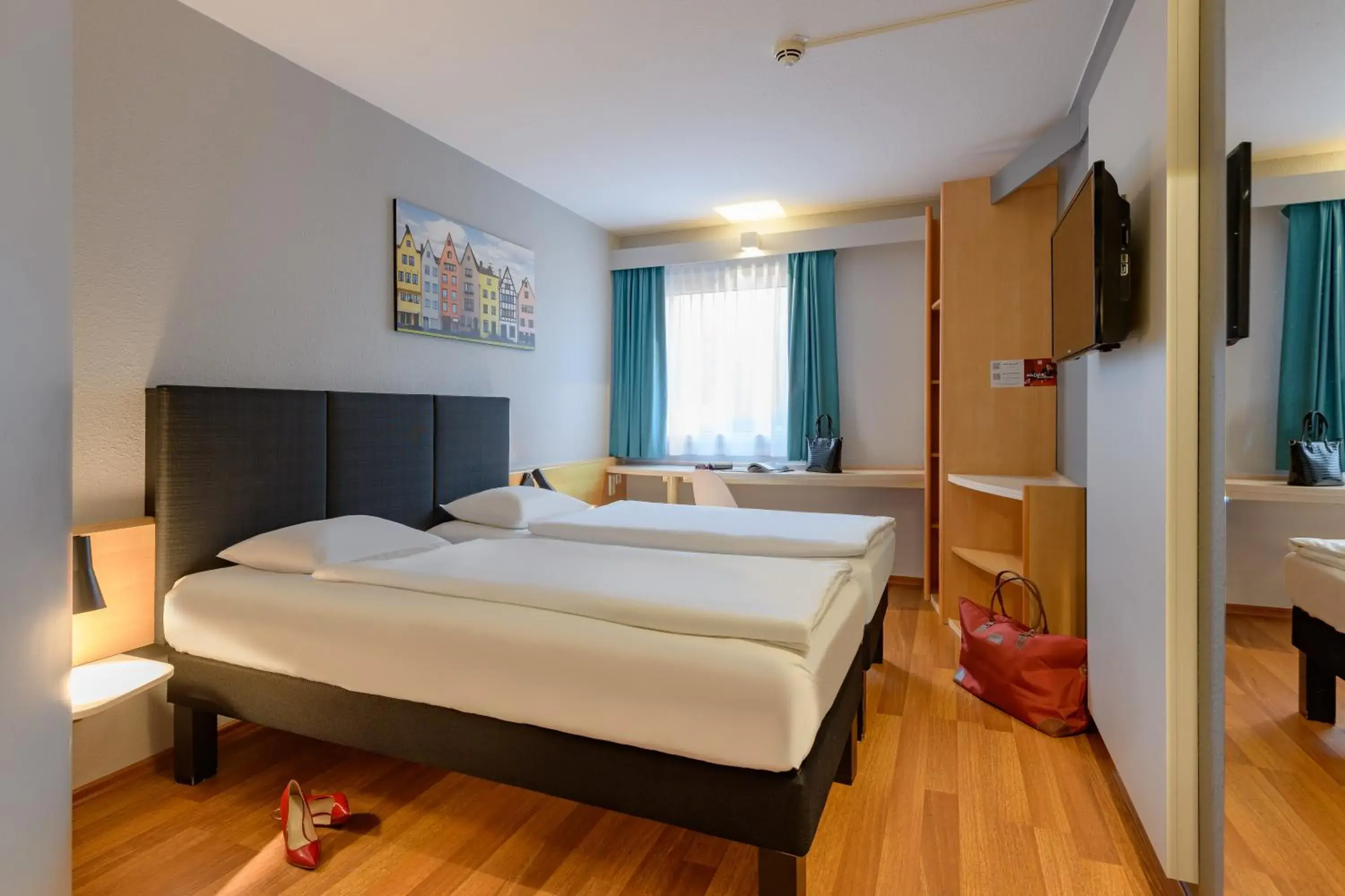 Photo of the whole room, Bed in ibis Köln Frechen Photo of the whole room, Bed in ibis Köln Frechen