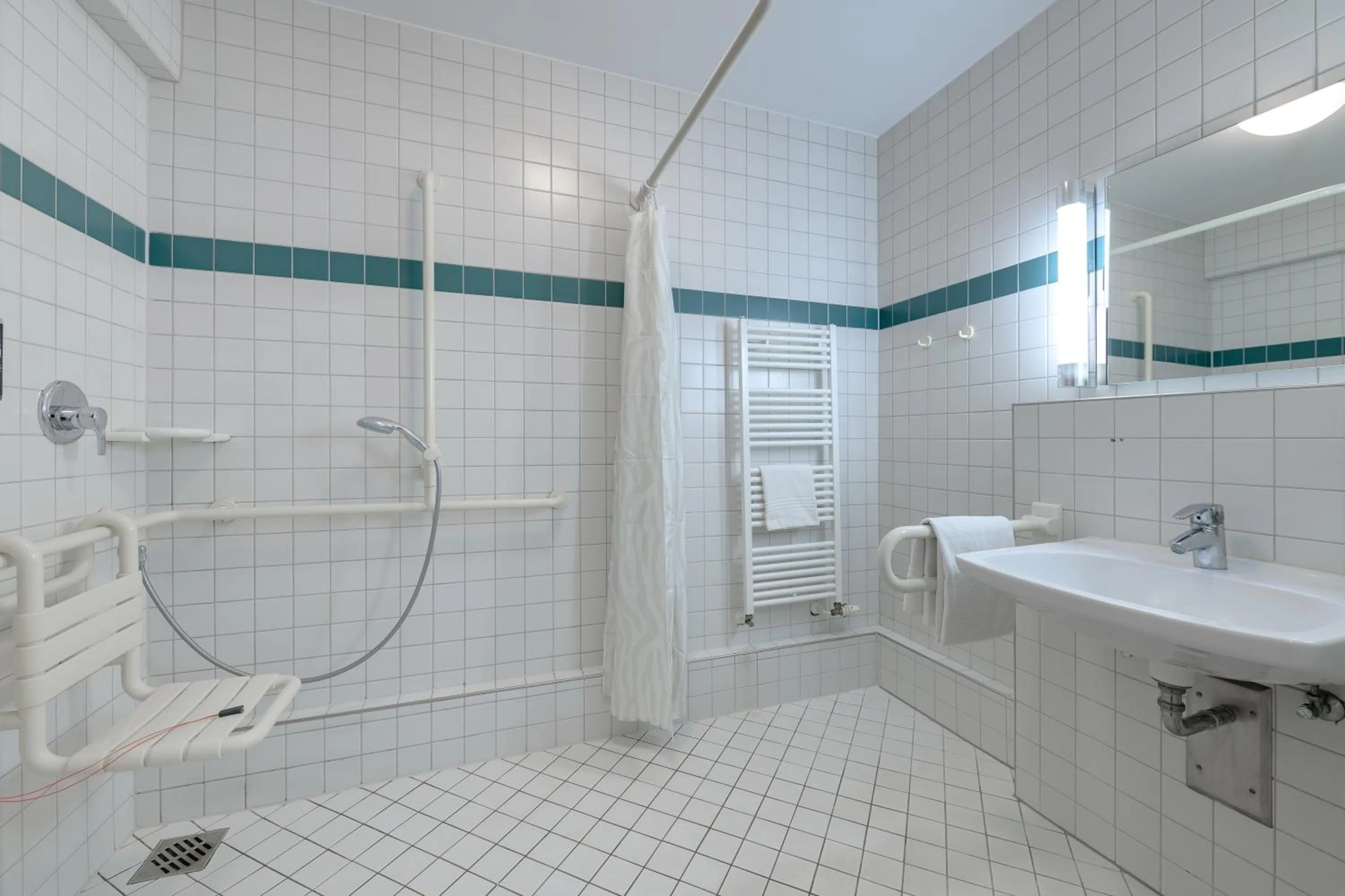 Bathroom in ibis Köln Frechen