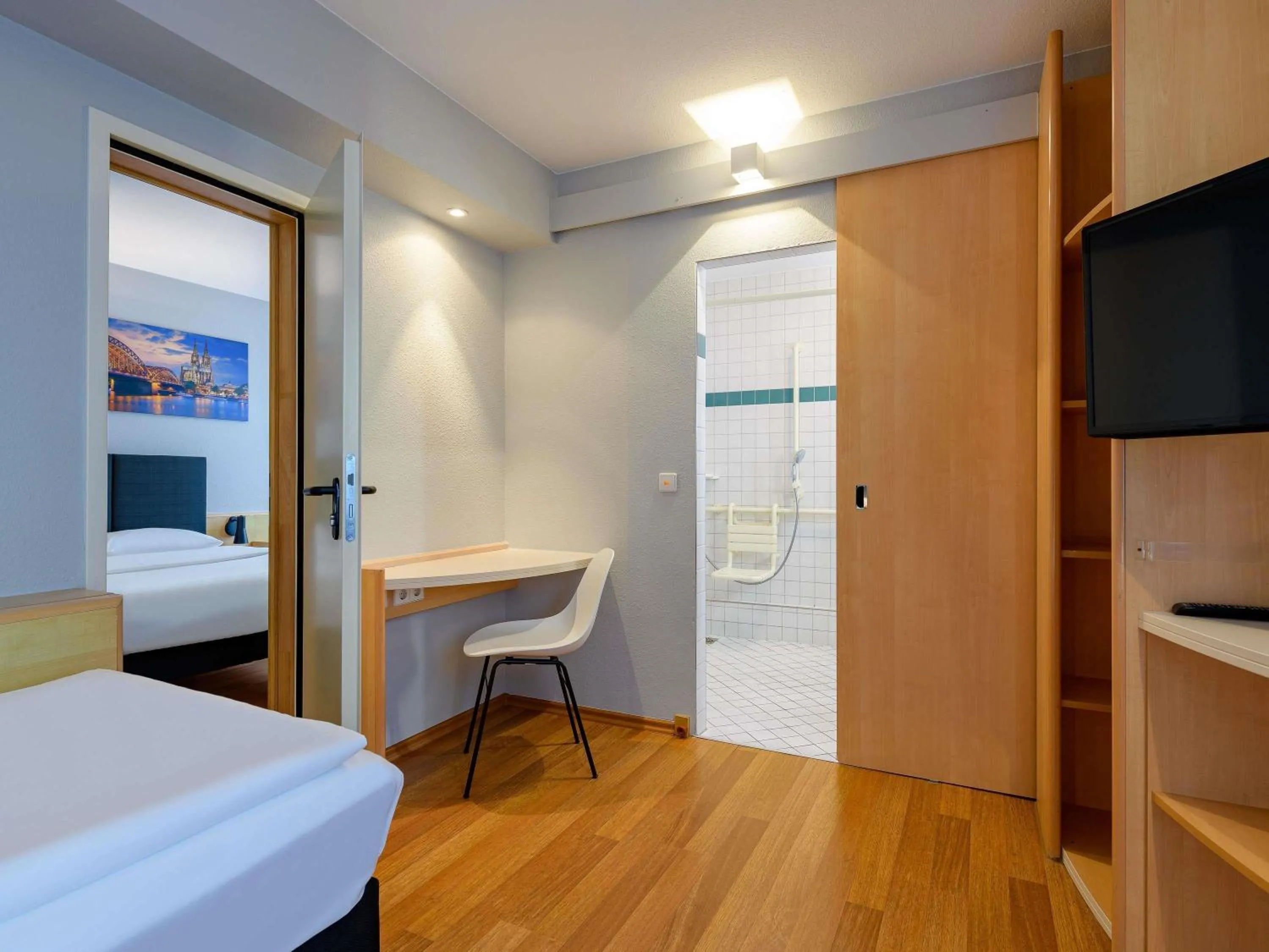 Bed in ibis Köln Frechen