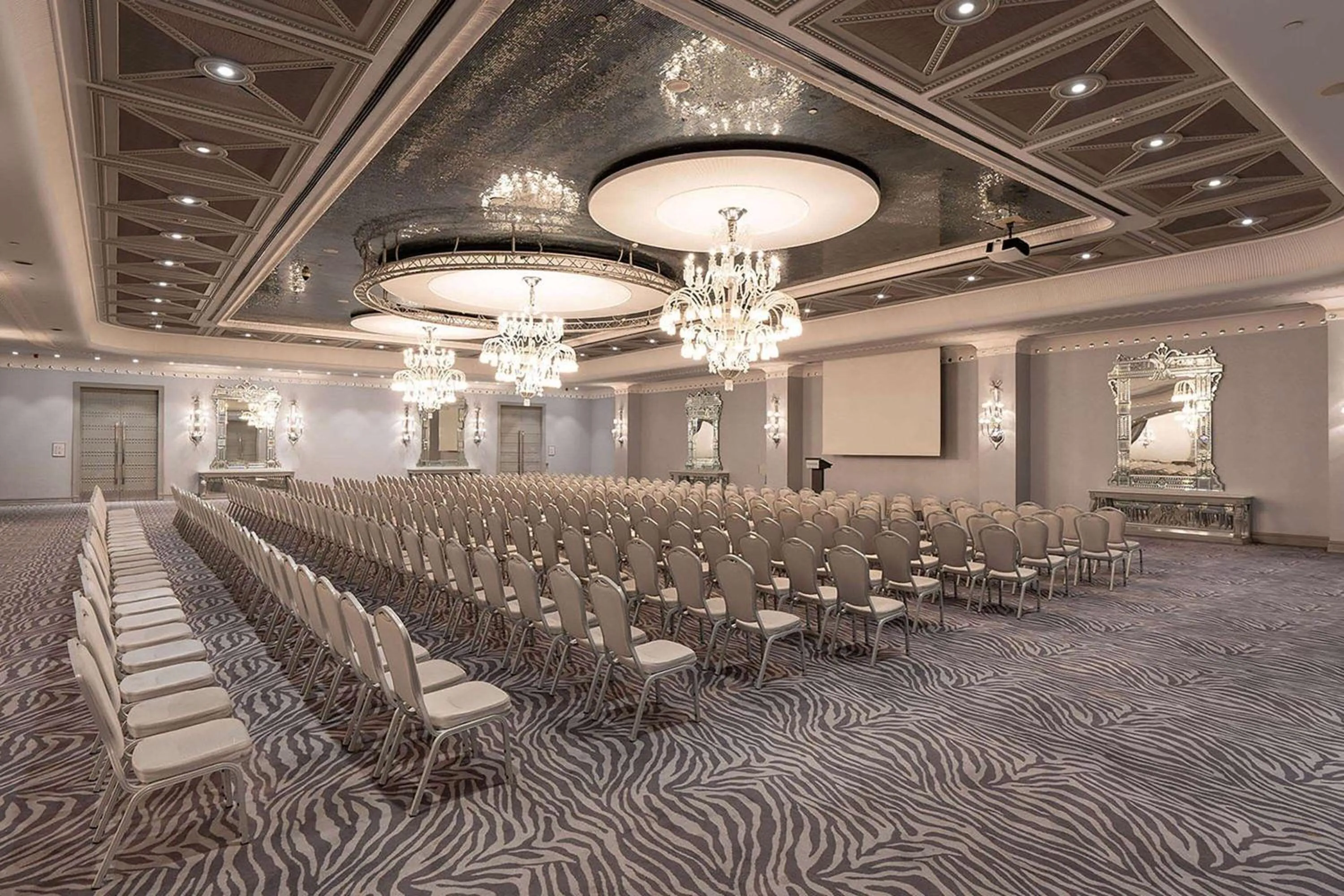 Meeting/conference room in Wyndham Grand Istanbul Kalamış Marina Hotel
