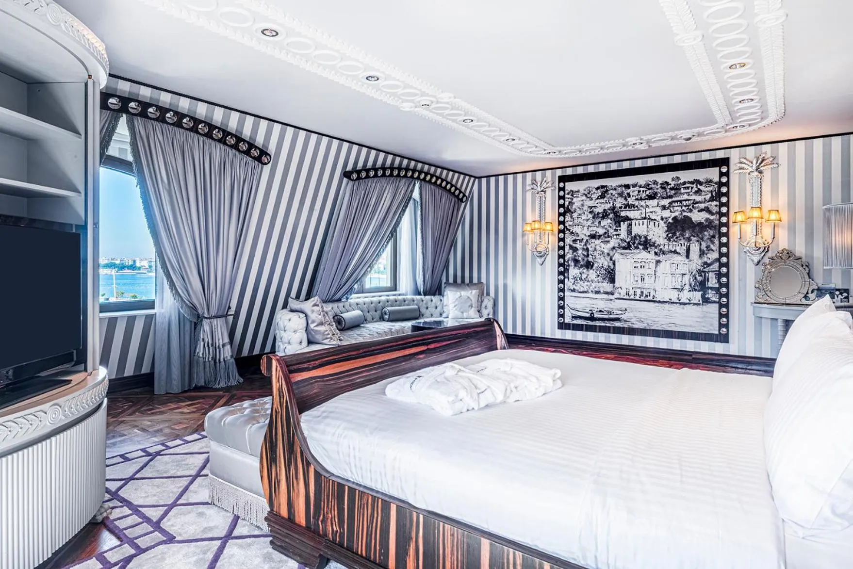 Bed in Wyndham Grand Istanbul Kalamış Marina Hotel