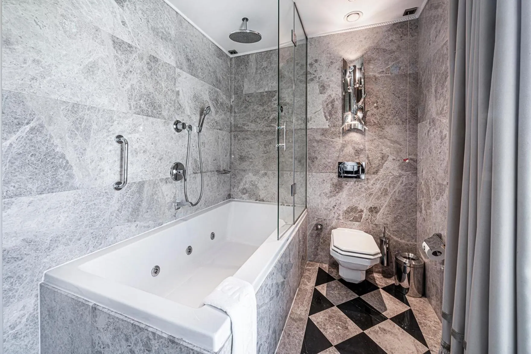 Shower in Wyndham Grand Istanbul Kalamış Marina Hotel