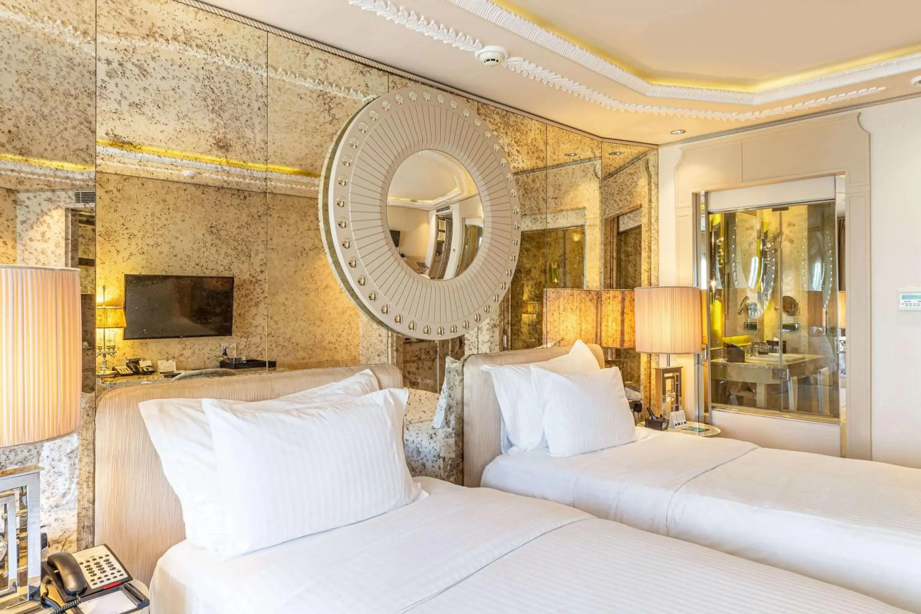 Deluxe Twin Room with City View in Wyndham Grand Istanbul Kalamış Marina Hotel Deluxe Twin Room with City View in Wyndham Grand Istanbul Kalamış Marina Hotel