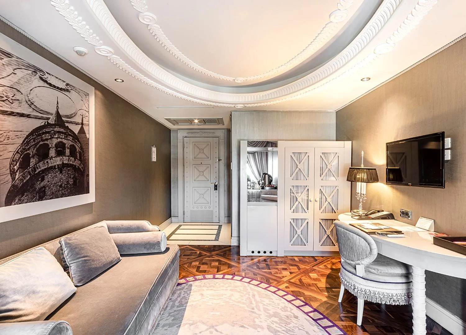 Living room in Wyndham Grand Istanbul Kalamış Marina Hotel