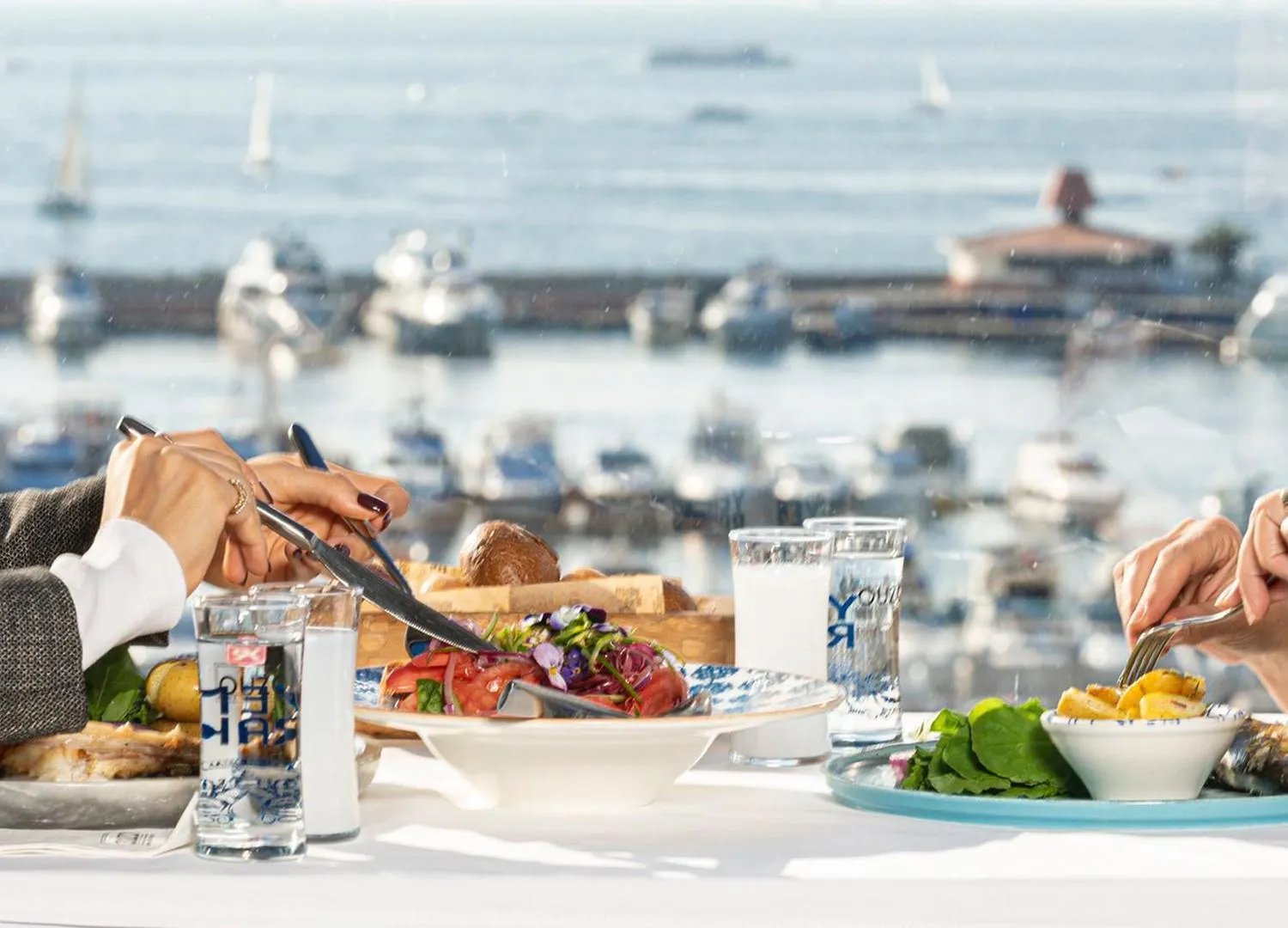 Restaurant/places to eat in Wyndham Grand Istanbul Kalamış Marina Hotel