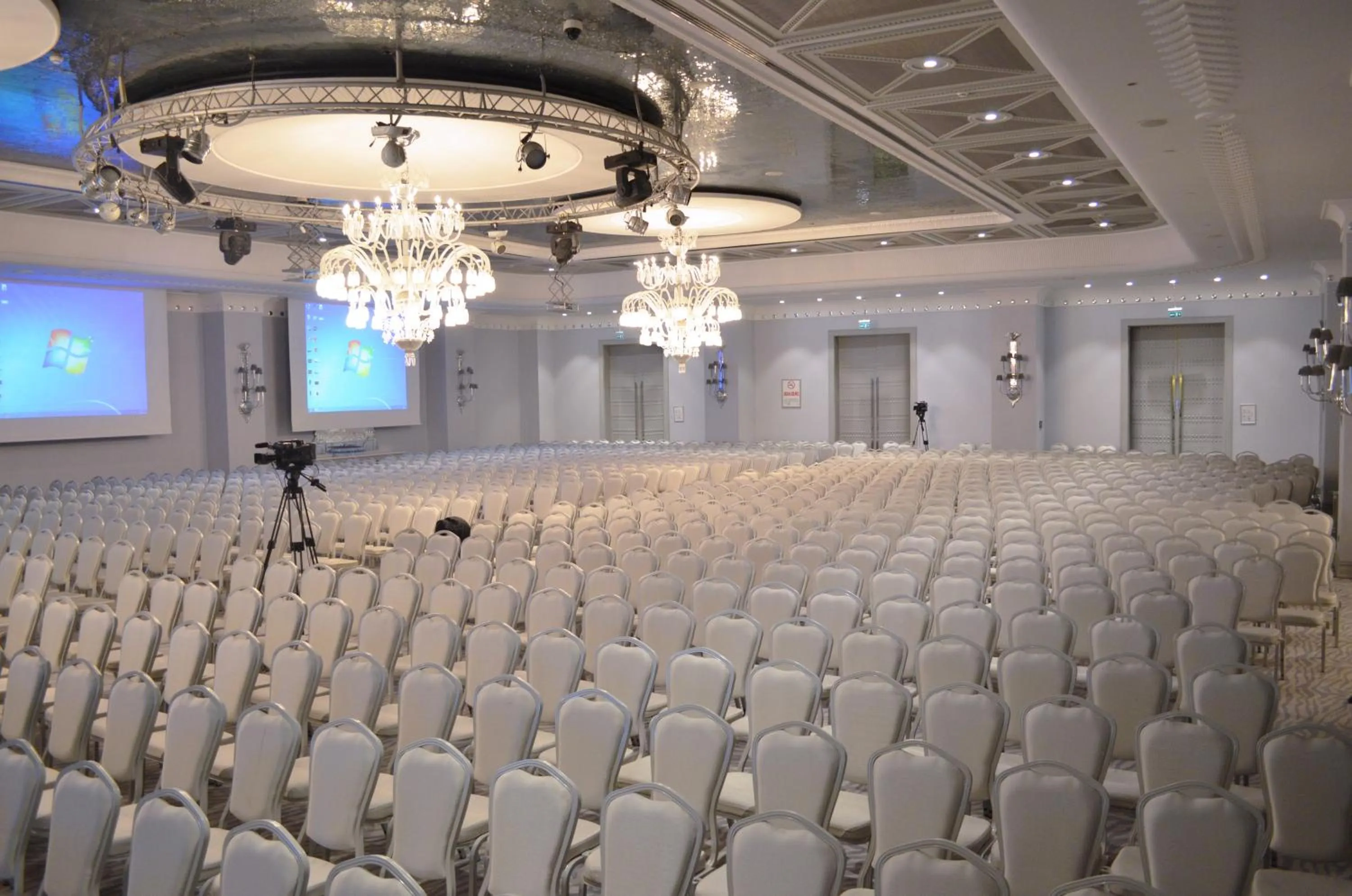 Business facilities in Wyndham Grand Istanbul Kalamış Marina Hotel