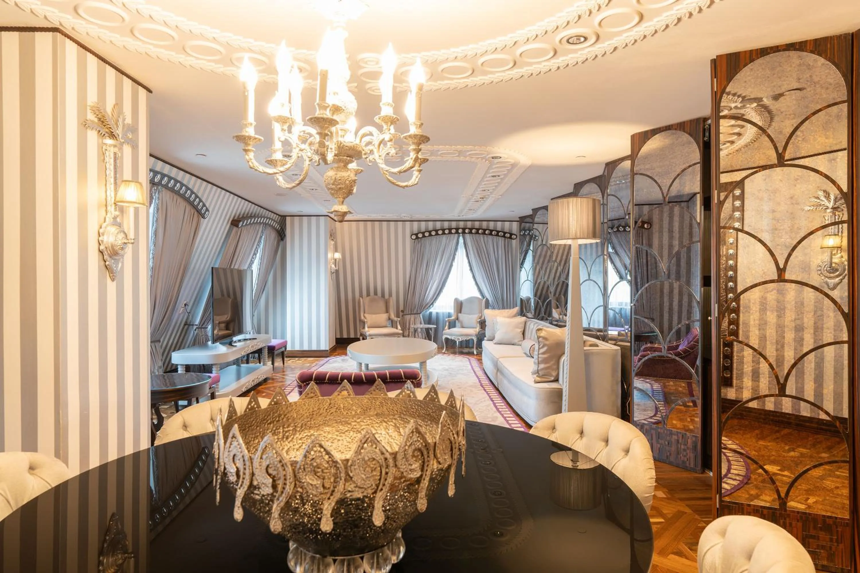 Living room in Wyndham Grand Istanbul Kalamış Marina Hotel