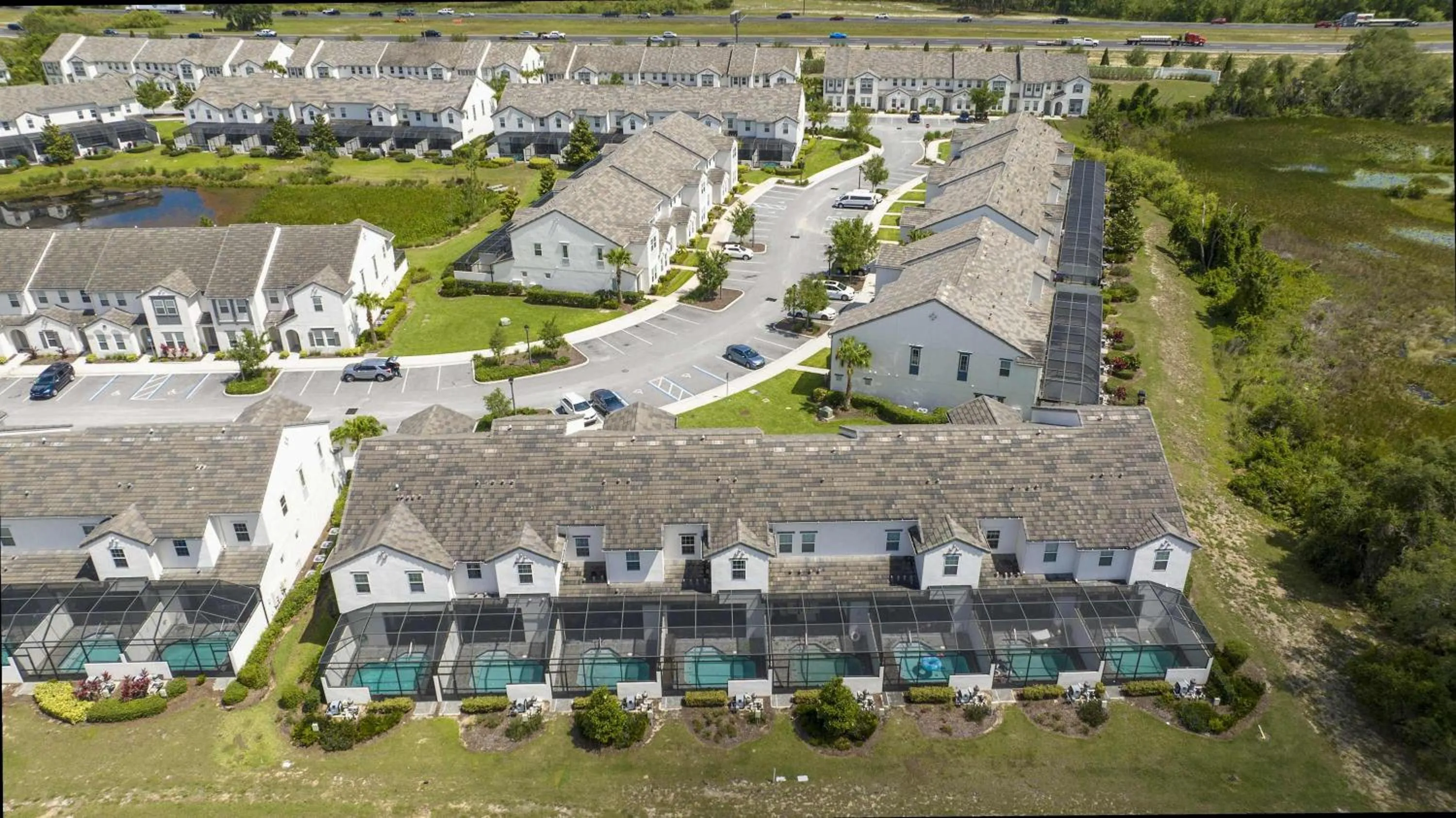 Stunning 5 Bd Home w/ Pool Close to Disney 174