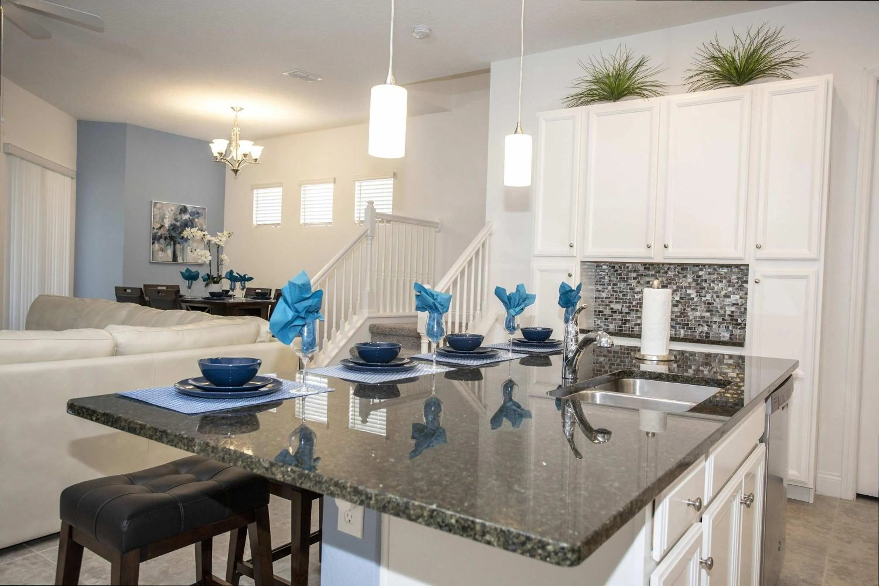 Stunning 5 Bd Home w/ Pool Close to Disney 174