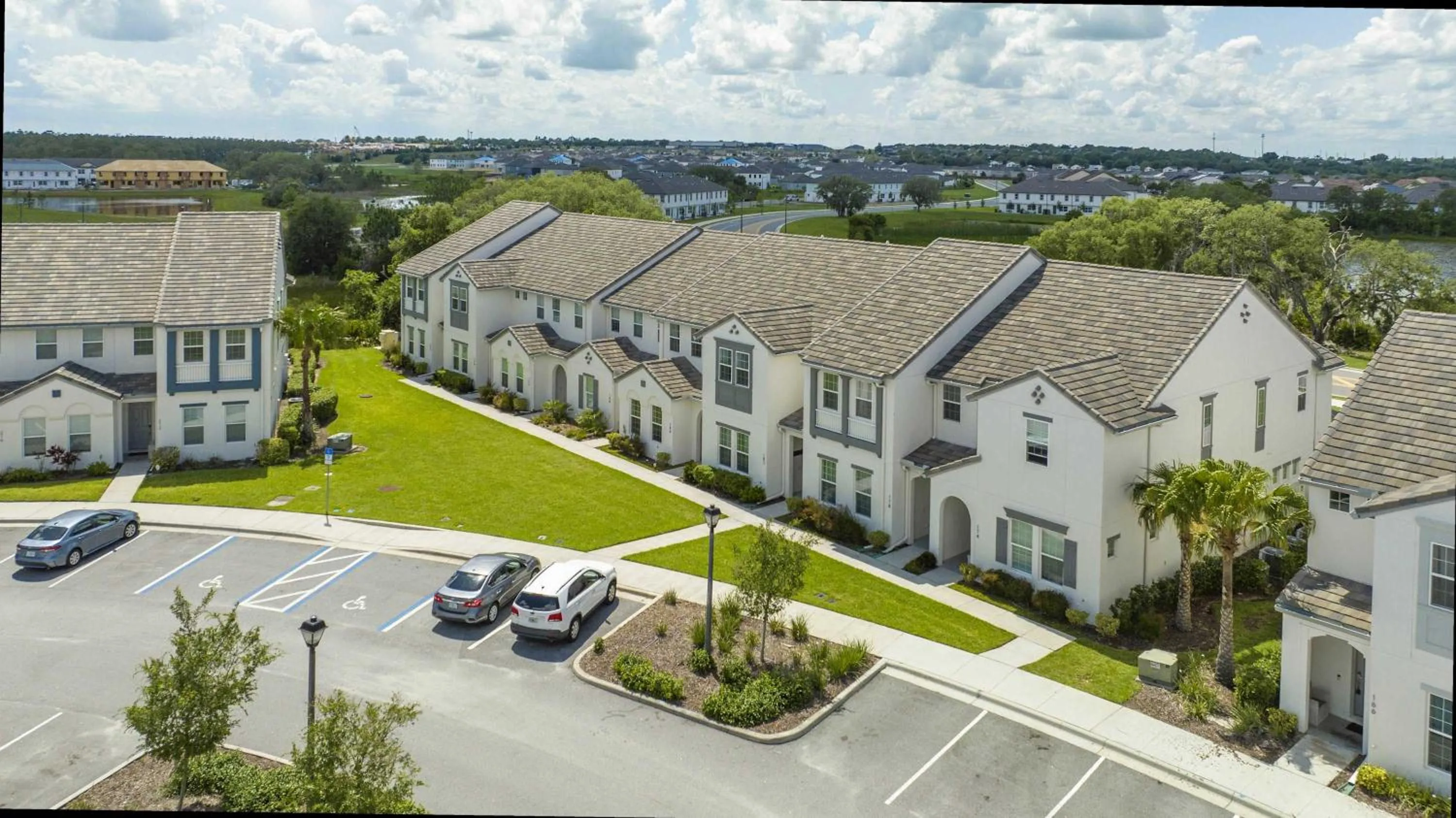 Stunning 5 Bd Home w/ Pool Close to Disney 174