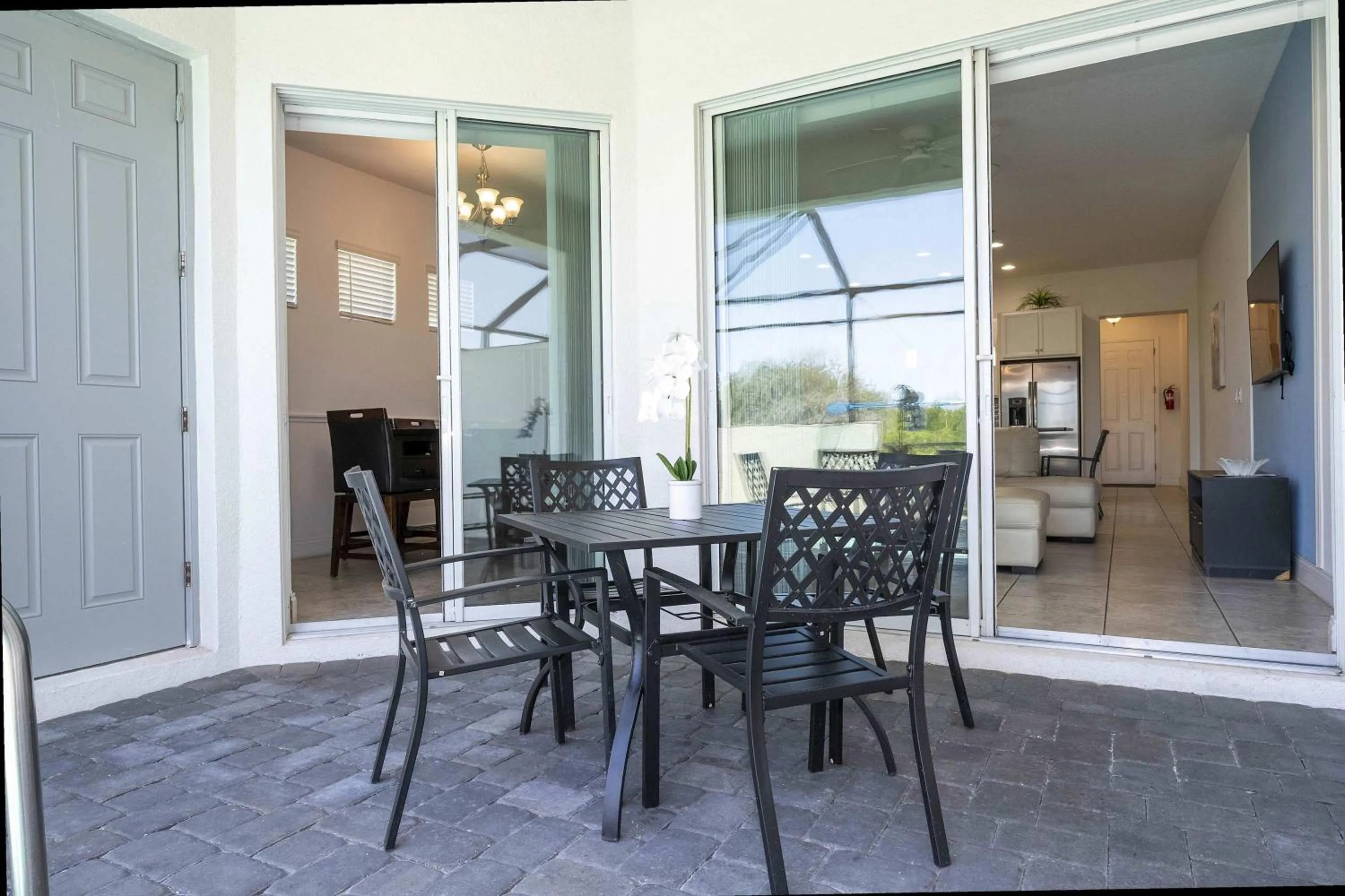 Stunning 5 Bd Home w/ Pool Close to Disney 174