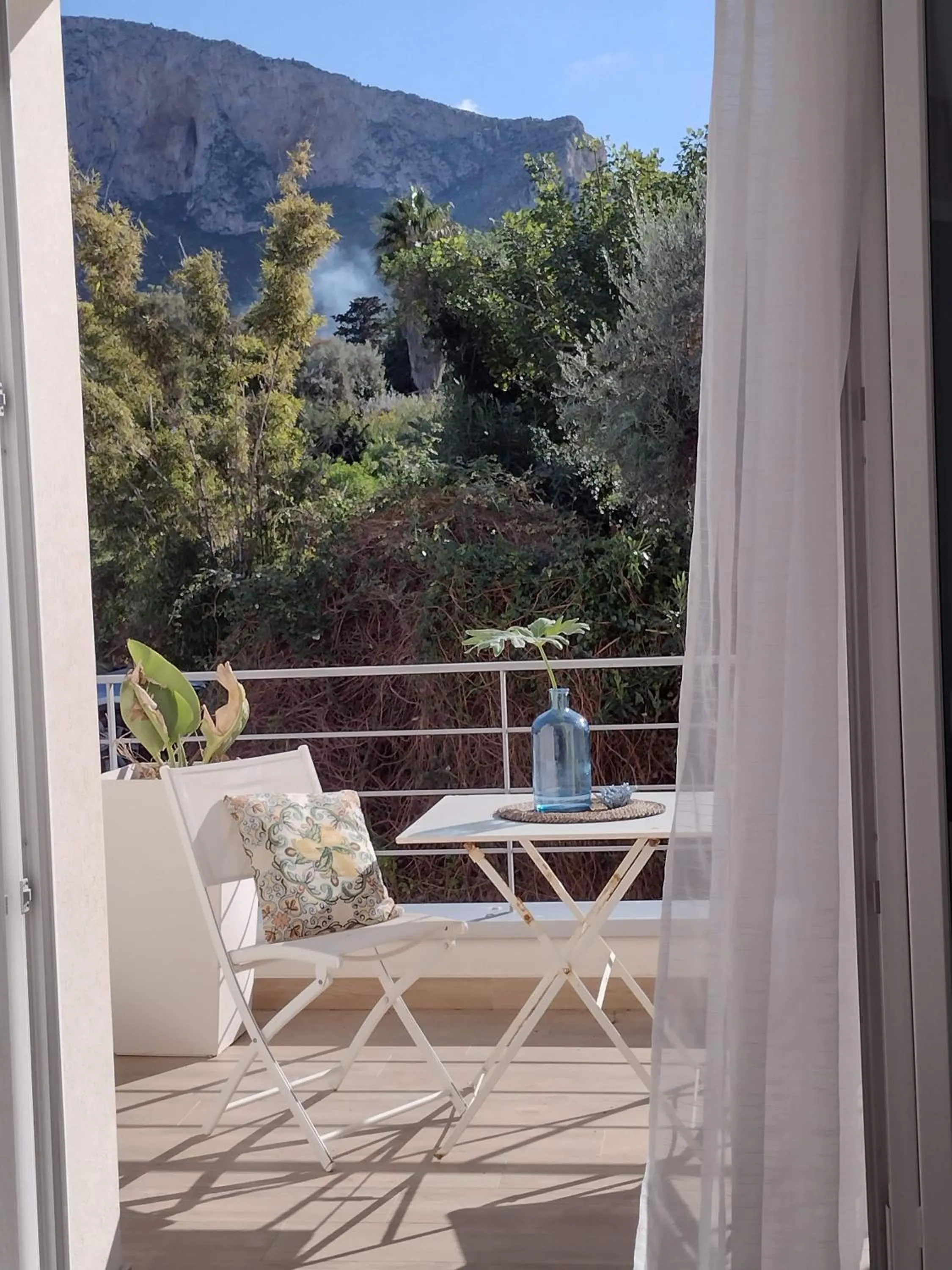 Garden view in Zabbàra B&B