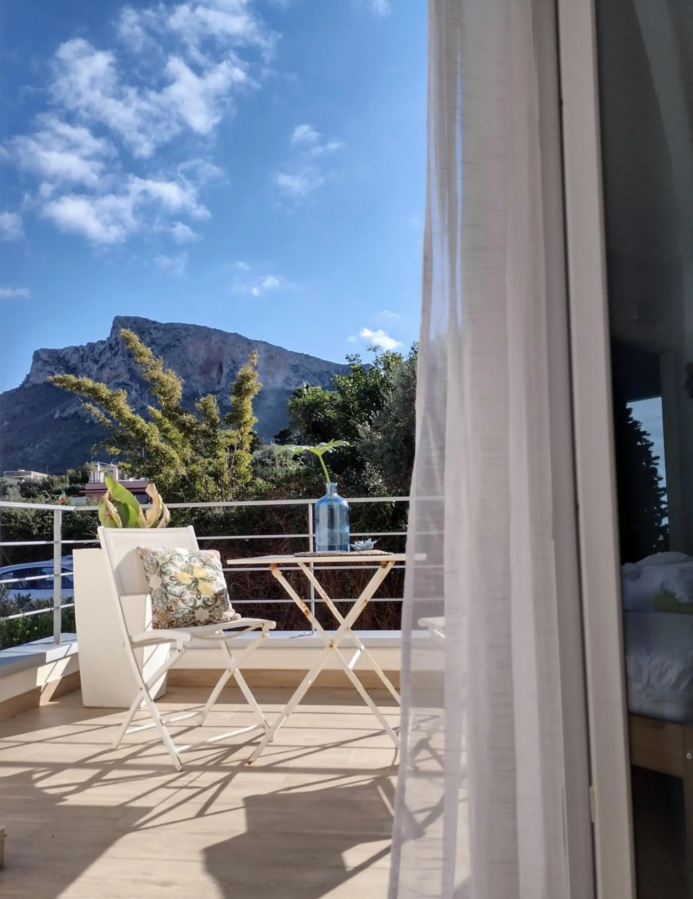 Deluxe Double Room with Balcony - single occupancy in Zabbàra B&B Deluxe Double Room with Balcony - single occupancy in Zabbàra B&B