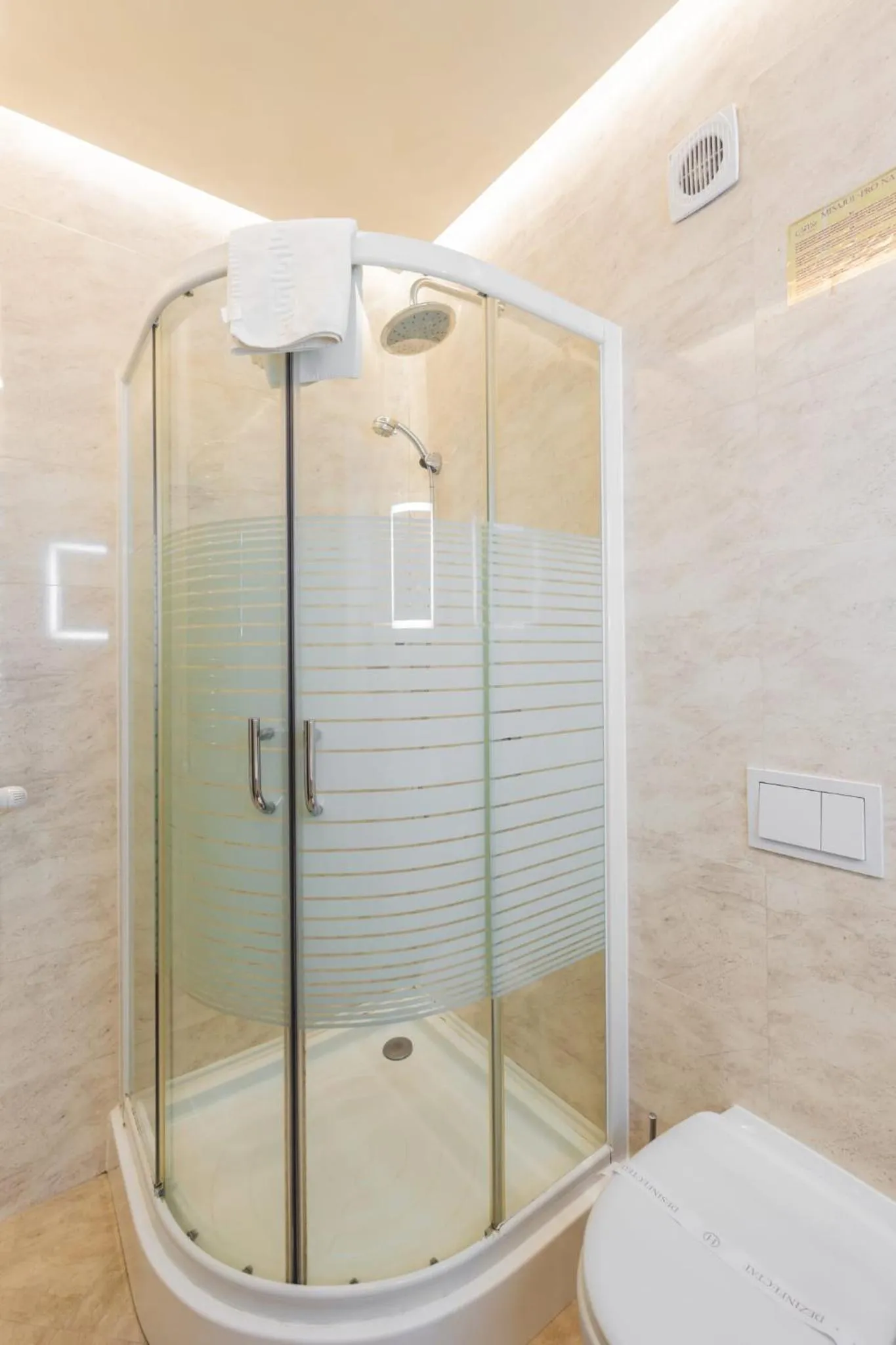 Bathroom in Hotel Carol - Vatra Dornei