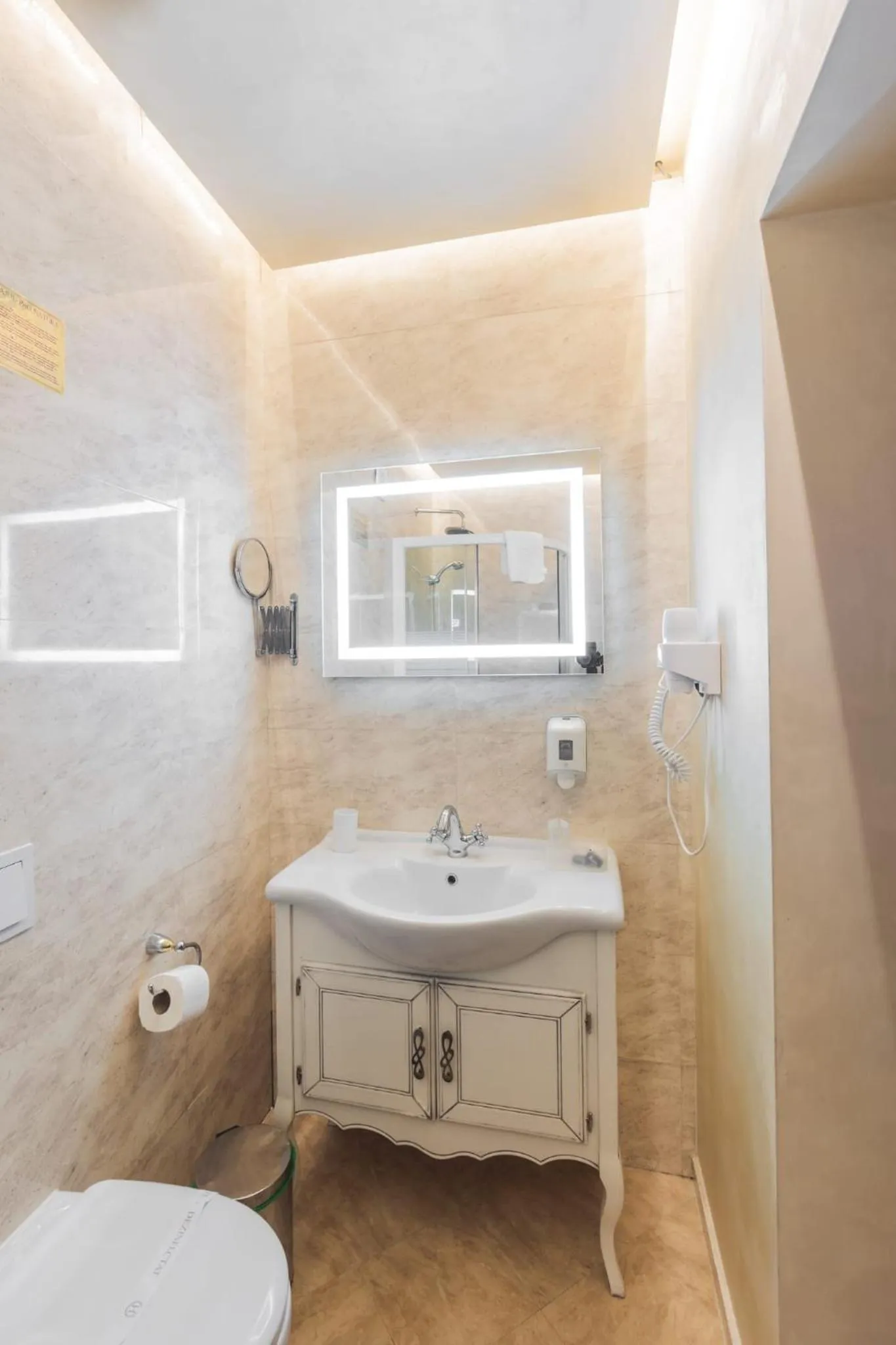 Bathroom in Hotel Carol - Vatra Dornei