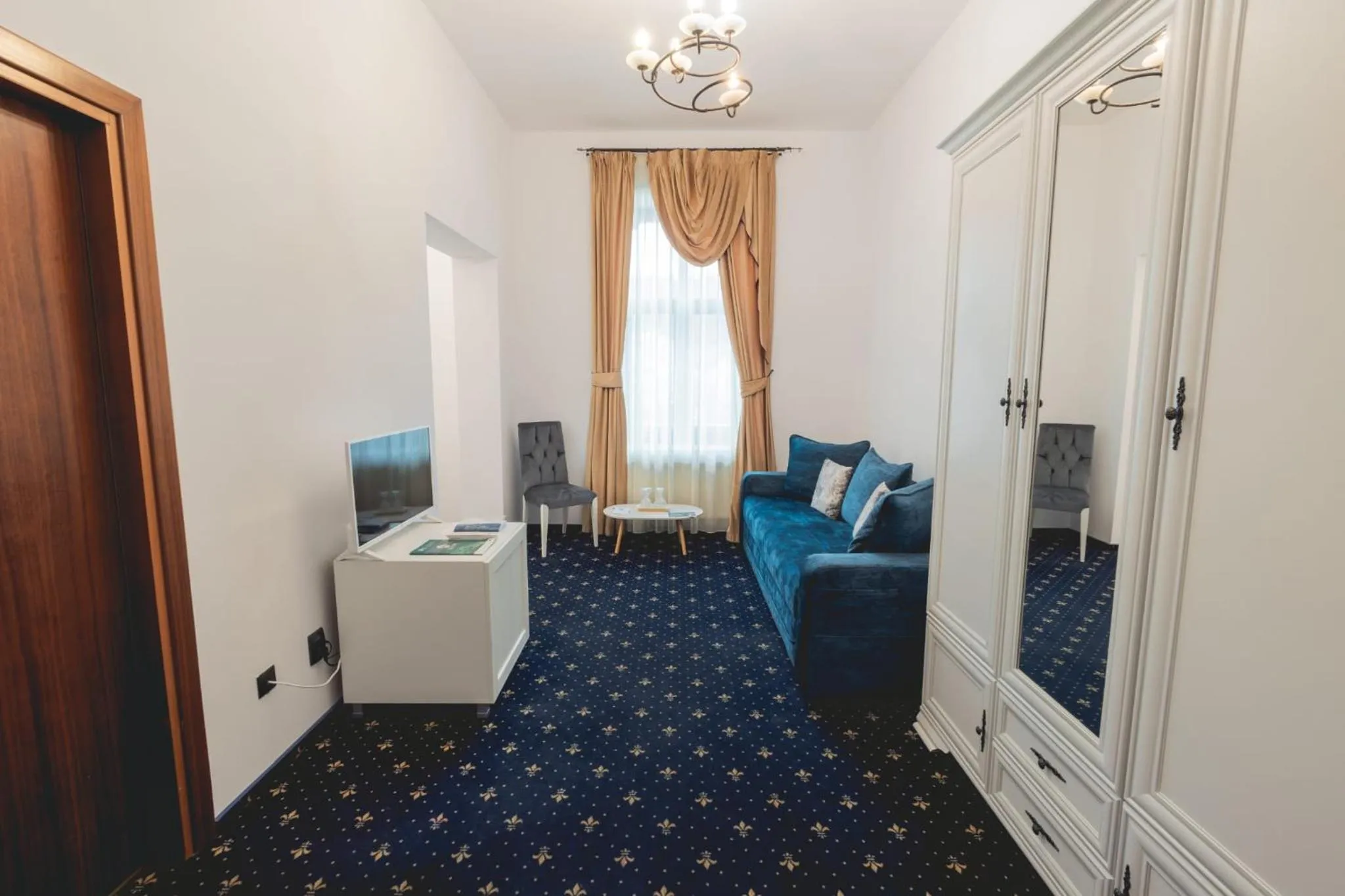 TV and multimedia in Hotel Carol - Vatra Dornei